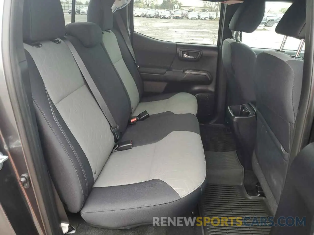 10 fotografías del automóvil dañado 3TMDZ5BN9MM110528 TOYOTA TACOMA 2021