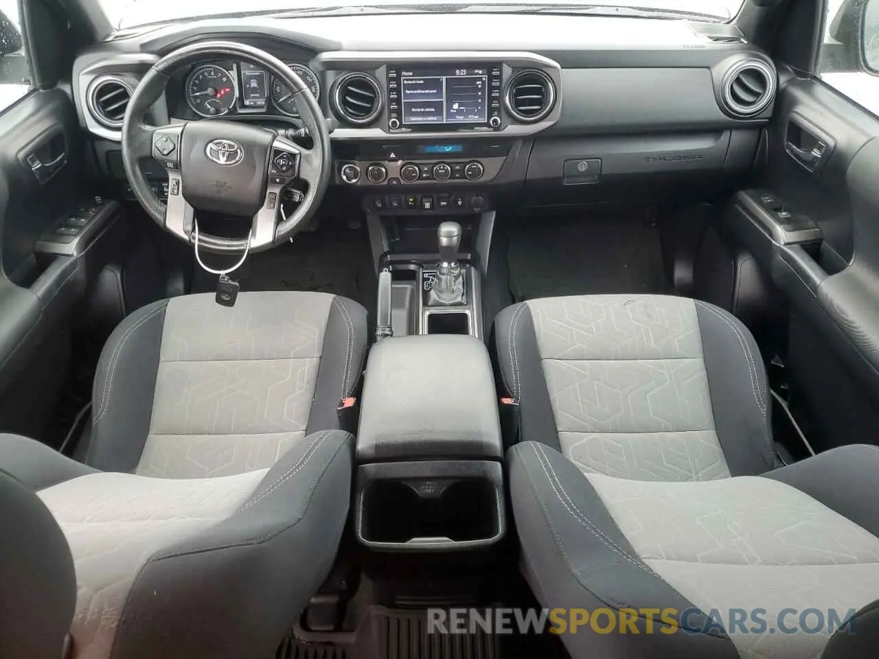 8 fotografías del automóvil dañado 3TMDZ5BN9MM110528 TOYOTA TACOMA 2021
