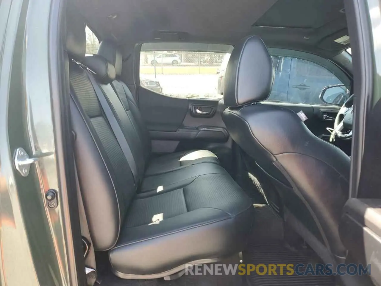10 fotografías del automóvil dañado 3TMDZ5BN9MM116619 TOYOTA TACOMA 2021