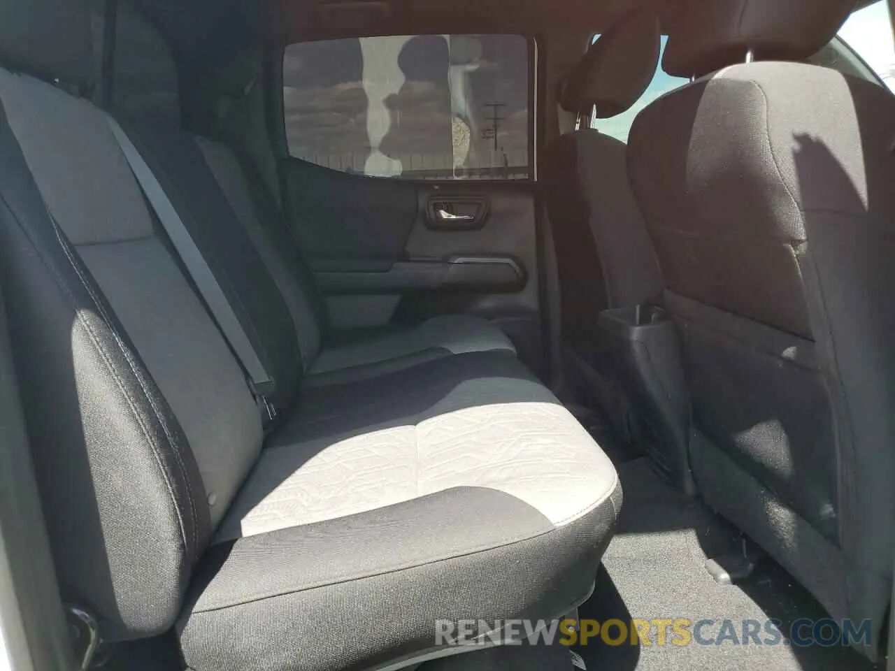 10 fotografías del automóvil dañado 3TMDZ5BNXMM117259 TOYOTA TACOMA 2021