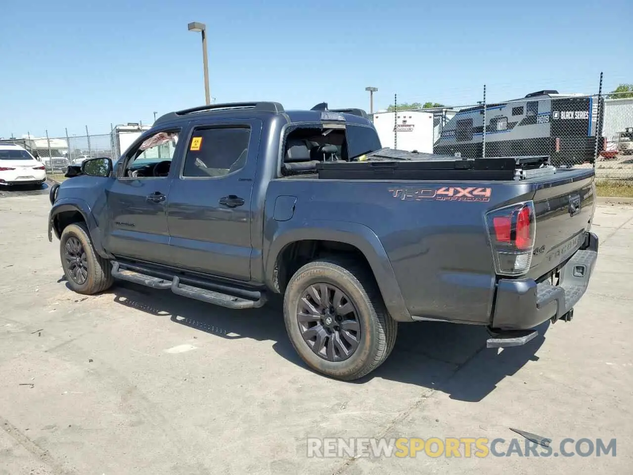 2 fotografías del automóvil dañado 3TMGZ5AN0MM420386 TOYOTA TACOMA 2021