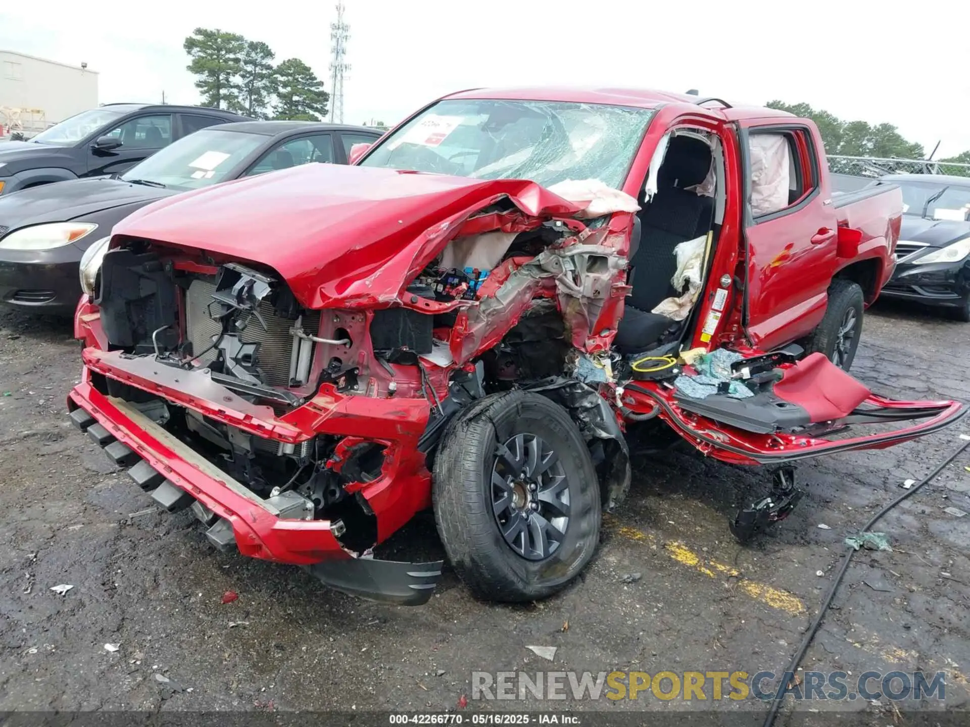 2 fotografías del automóvil dañado 3TYAX5GN1MT030226 TOYOTA TACOMA 2021