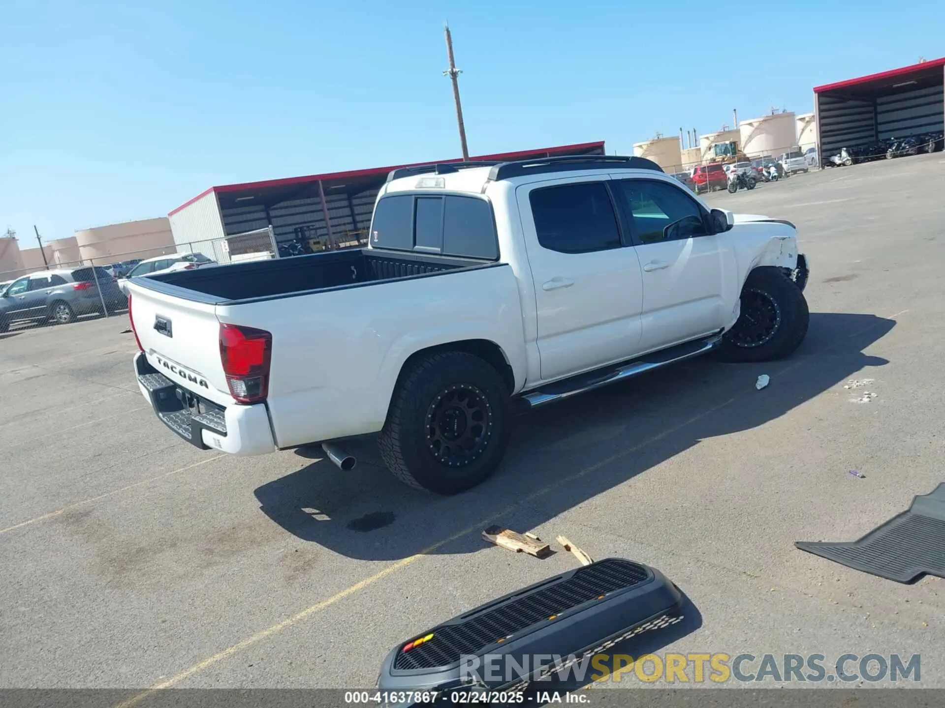 4 fotografías del automóvil dañado 3TYAX5GN6MT032845 TOYOTA TACOMA 2021