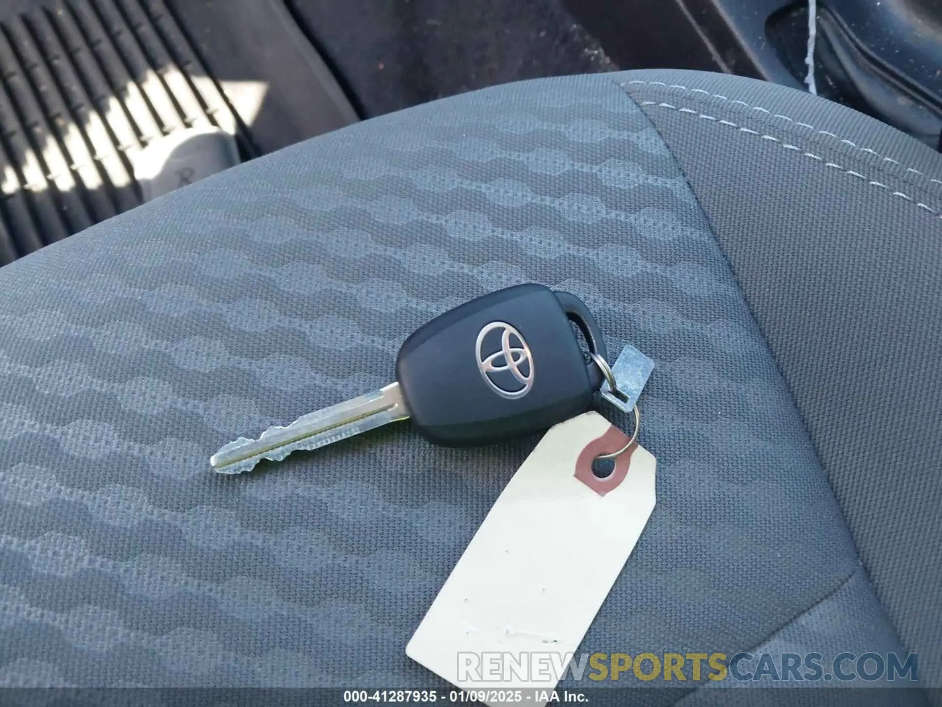 11 fotografías del automóvil dañado 3TYAX5GN7MT023989 TOYOTA TACOMA 2021