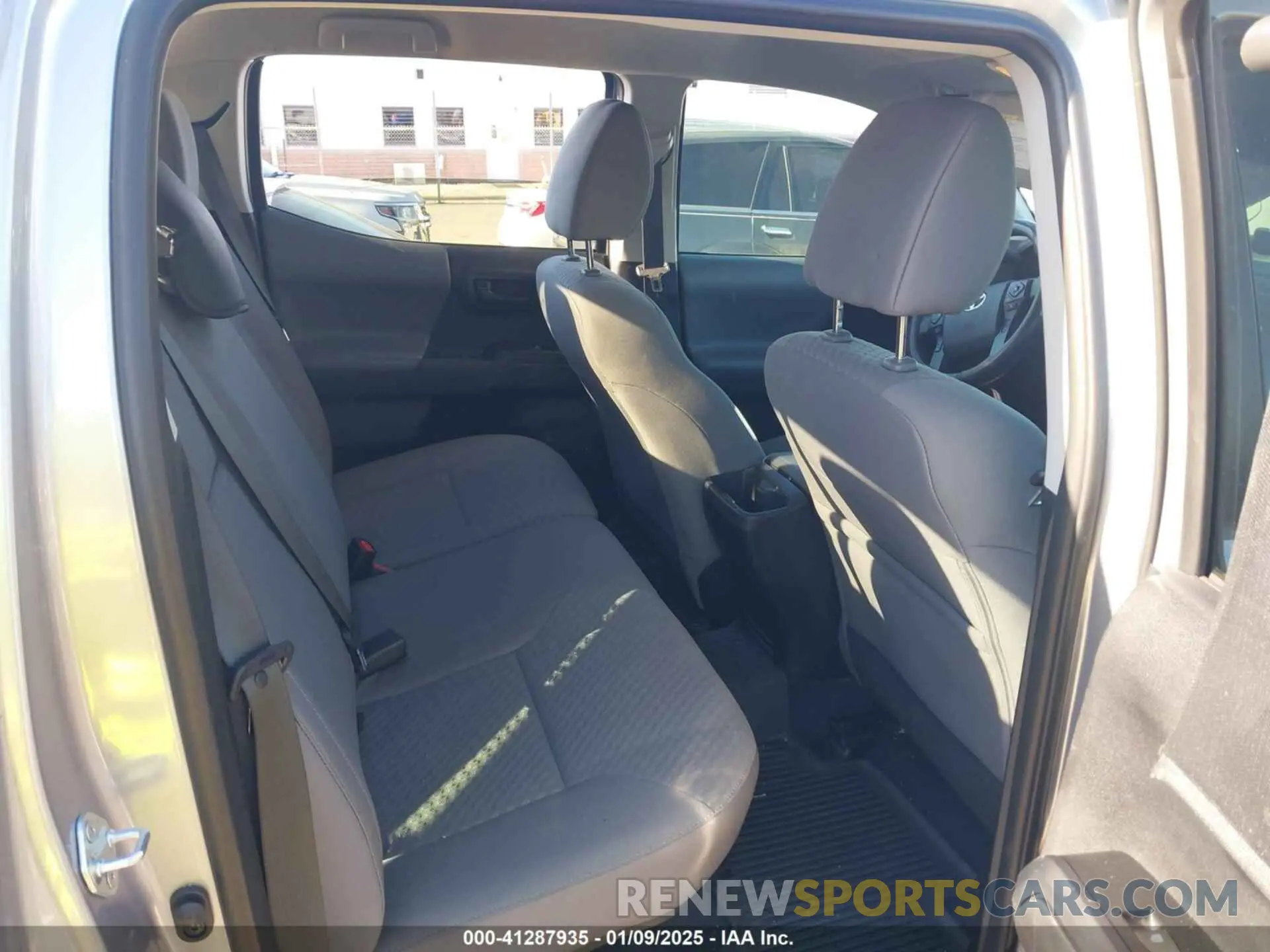 8 fotografías del automóvil dañado 3TYAX5GN7MT023989 TOYOTA TACOMA 2021