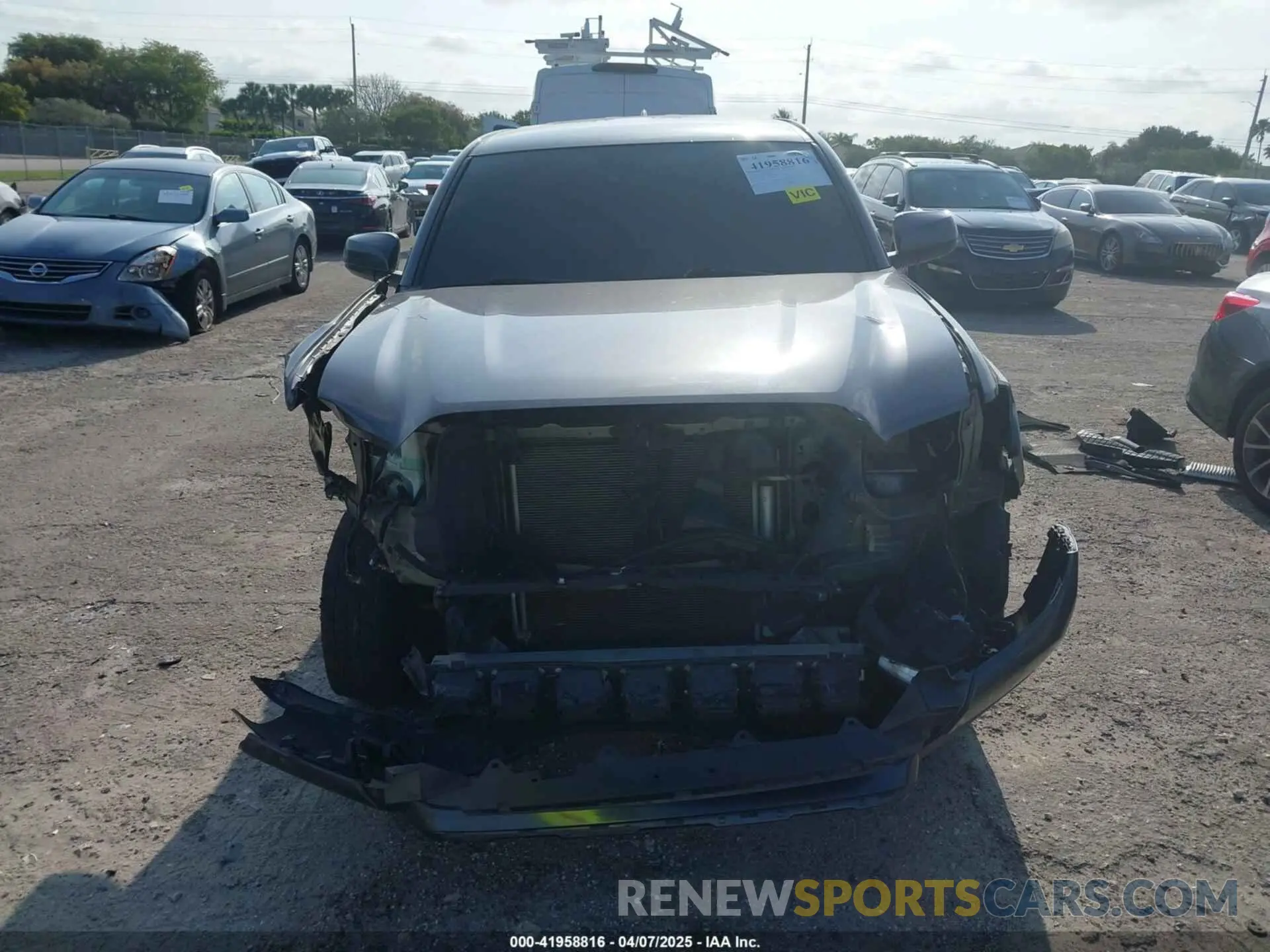 12 fotografías del automóvil dañado 3TYAX5GN9MT022049 TOYOTA TACOMA 2021