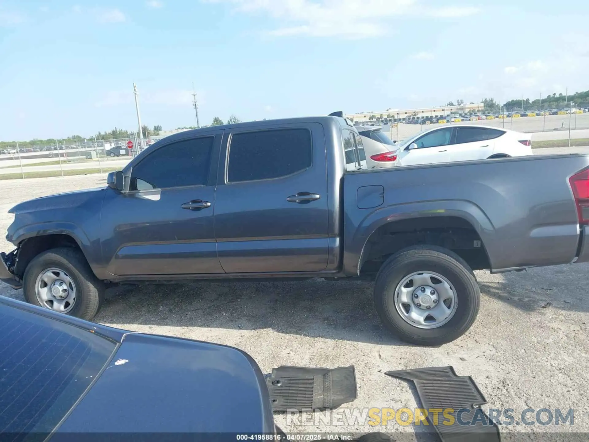 14 fotografías del automóvil dañado 3TYAX5GN9MT022049 TOYOTA TACOMA 2021