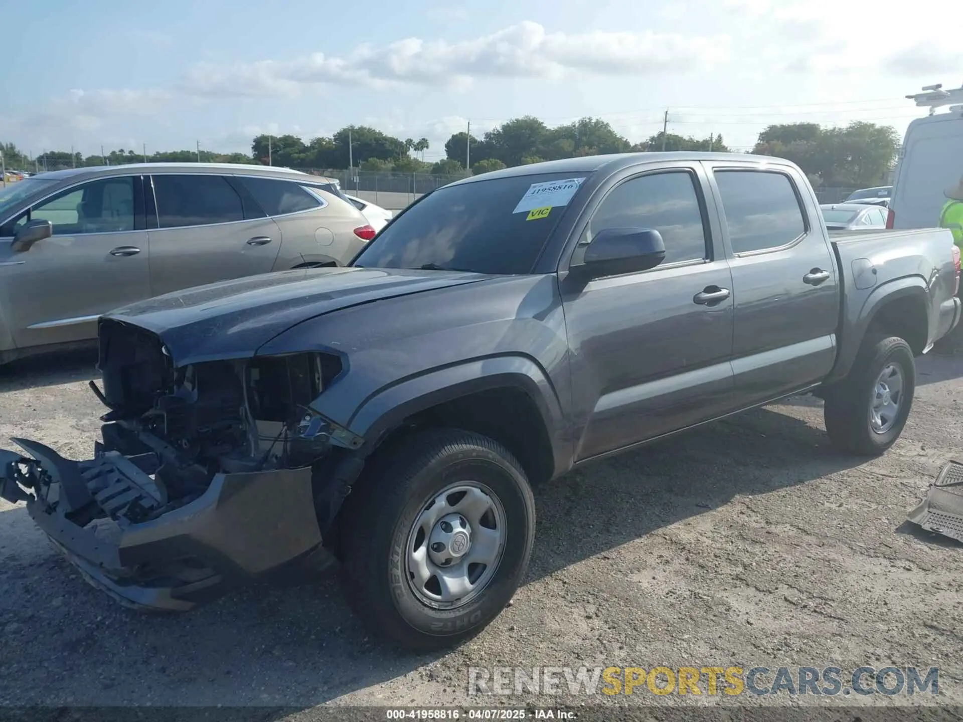 2 fotografías del automóvil dañado 3TYAX5GN9MT022049 TOYOTA TACOMA 2021