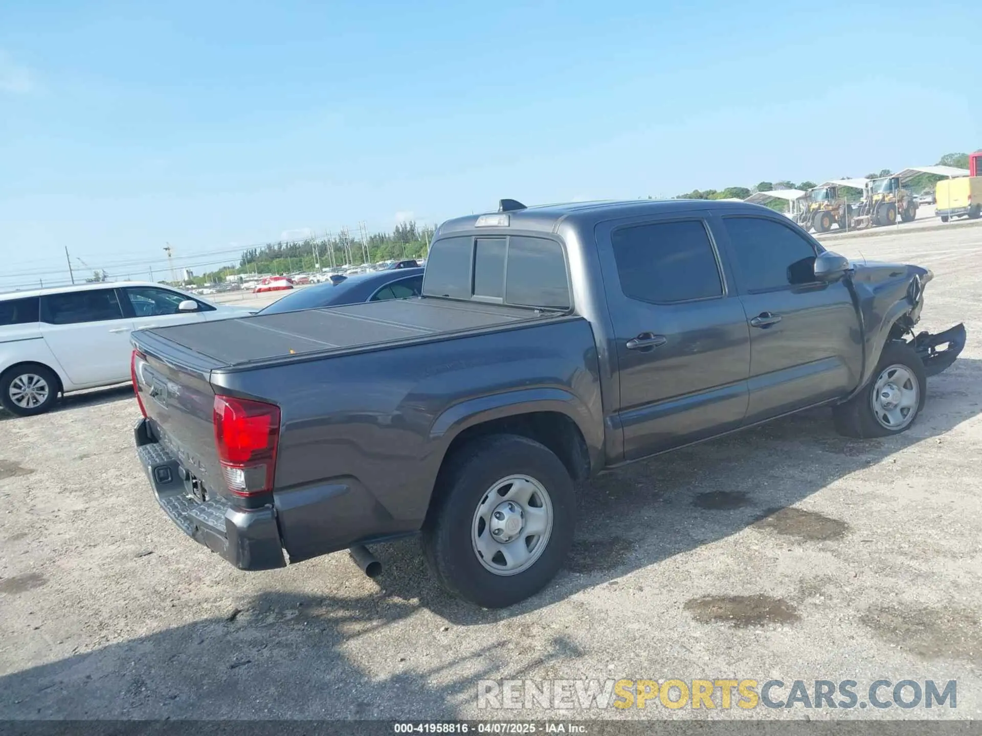 4 fotografías del automóvil dañado 3TYAX5GN9MT022049 TOYOTA TACOMA 2021