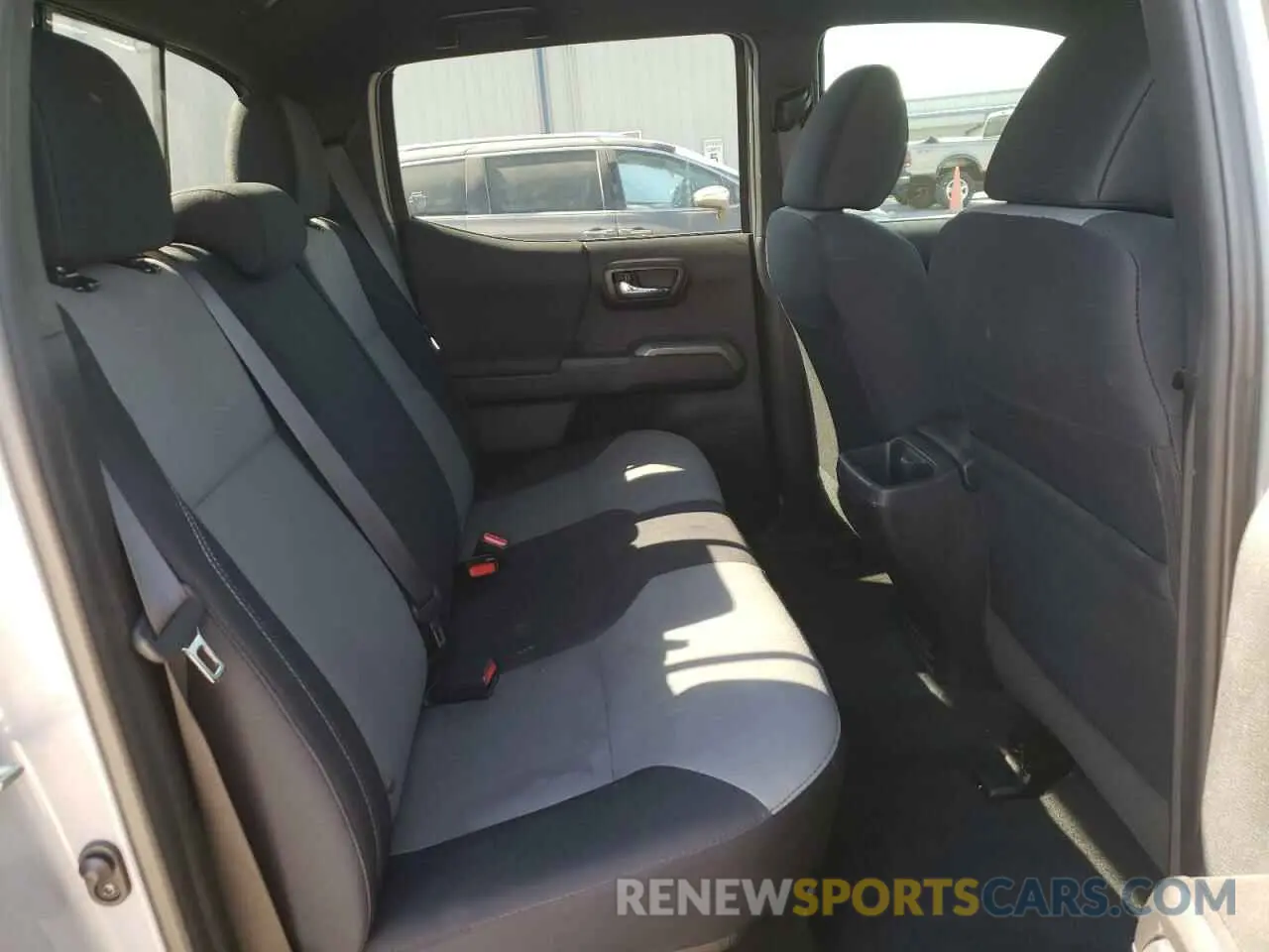 10 fotografías del automóvil dañado 3TYAZ5CN0MT003597 TOYOTA TACOMA 2021