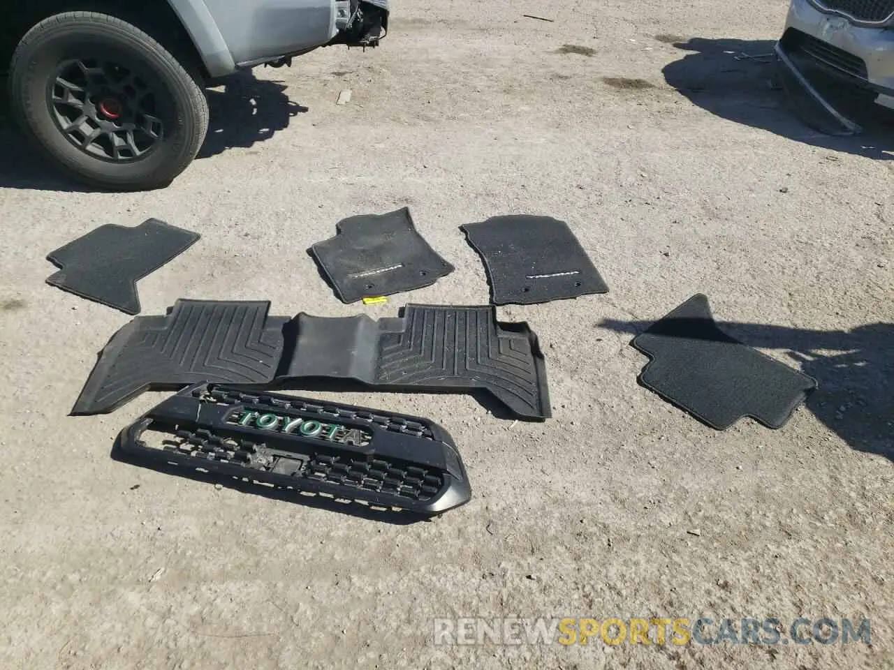 12 fotografías del automóvil dañado 3TYAZ5CN0MT003597 TOYOTA TACOMA 2021