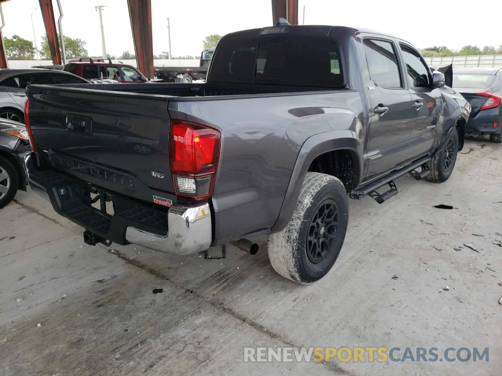 4 fotografías del automóvil dañado 3TYAZ5CN5MT011548 TOYOTA TACOMA 2021