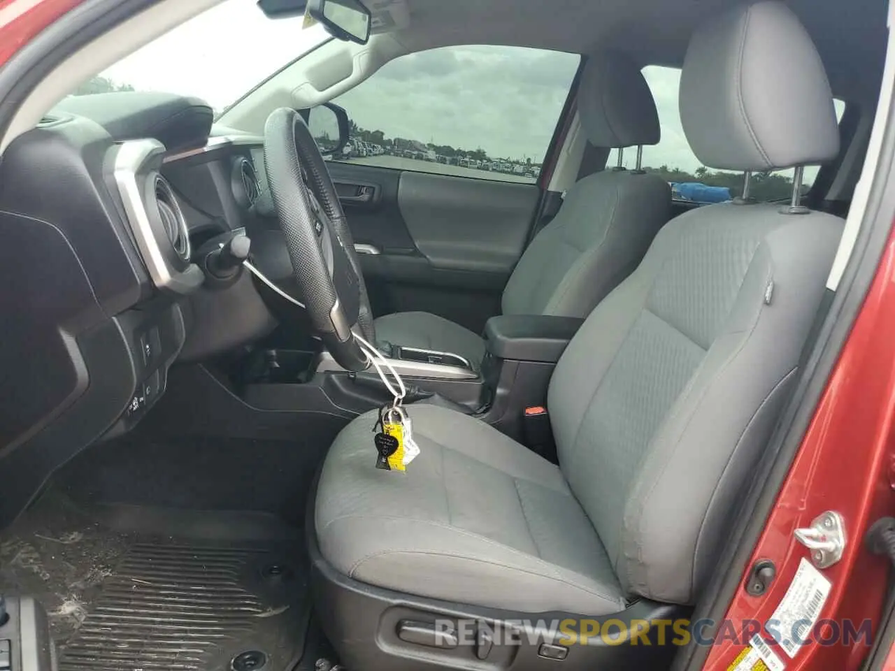 7 fotografías del automóvil dañado 3TYAZ5CN6MT012675 TOYOTA TACOMA 2021
