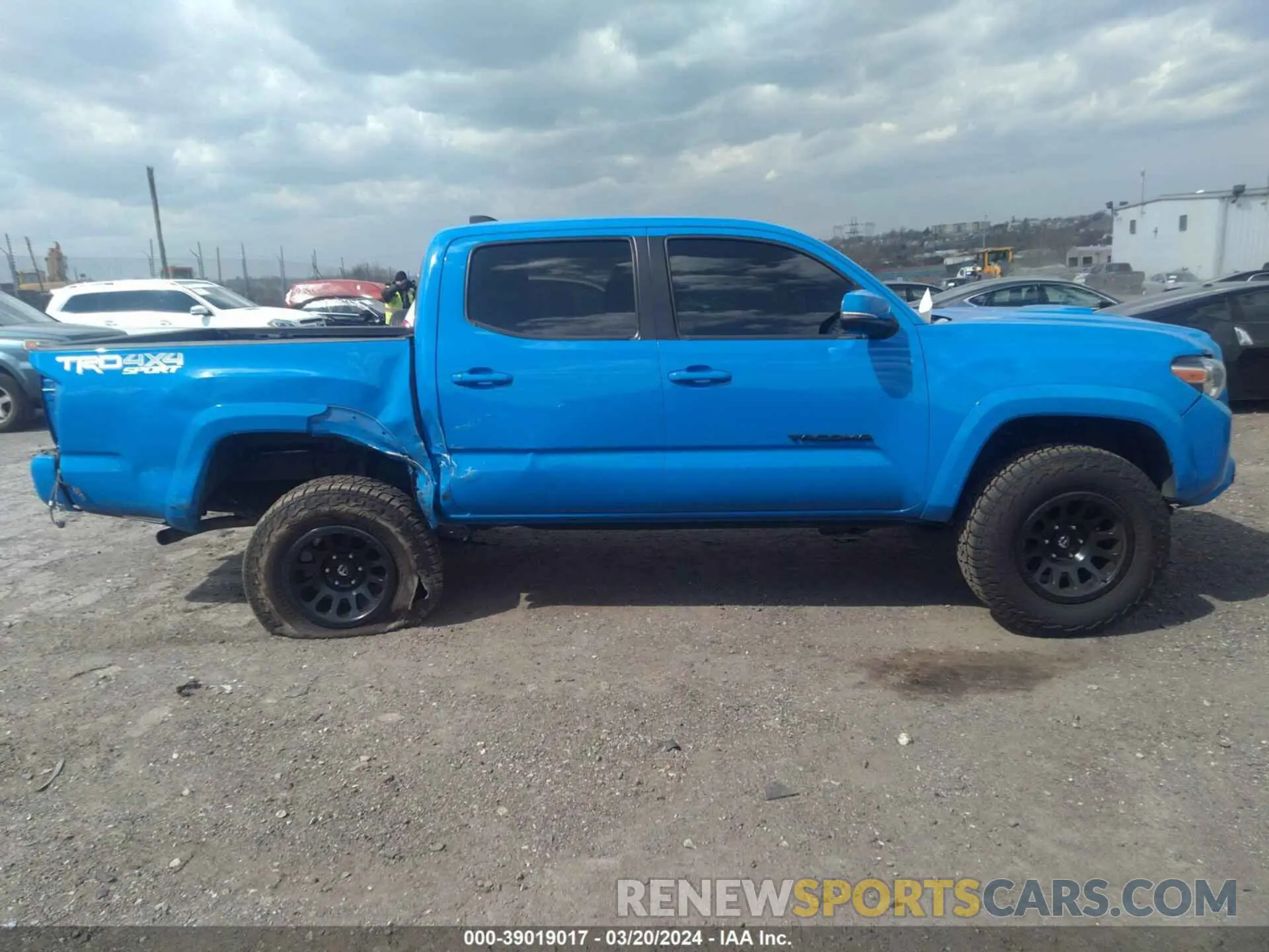 14 fotografías del automóvil dañado 3TYCZ5AN2MT022910 TOYOTA TACOMA 2021