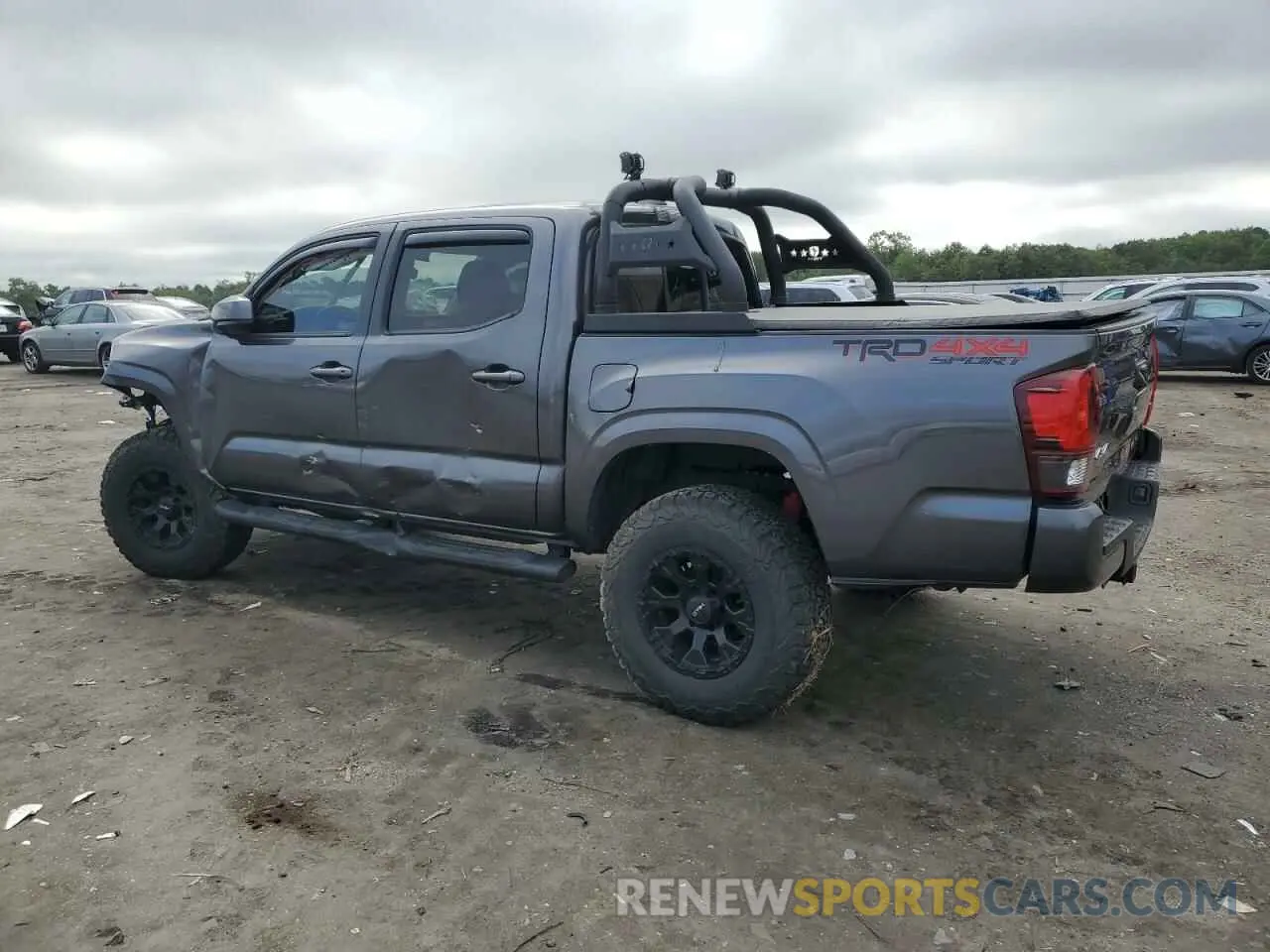 2 fotografías del automóvil dañado 3TYCZ5AN3MT029090 TOYOTA TACOMA 2021