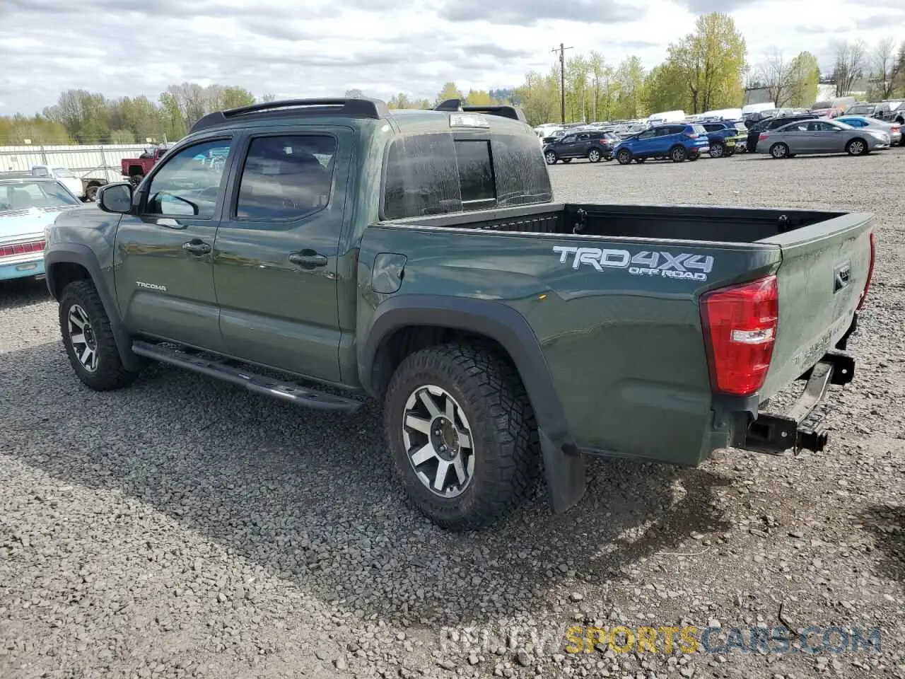 2 fotografías del automóvil dañado 3TYCZ5AN3MT049646 TOYOTA TACOMA 2021