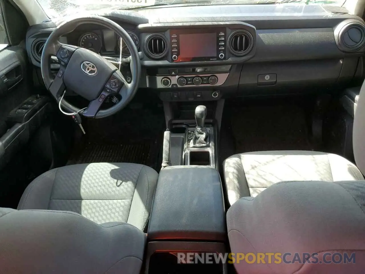 8 fotografías del automóvil dañado 3TYCZ5AN4MT039904 TOYOTA TACOMA 2021