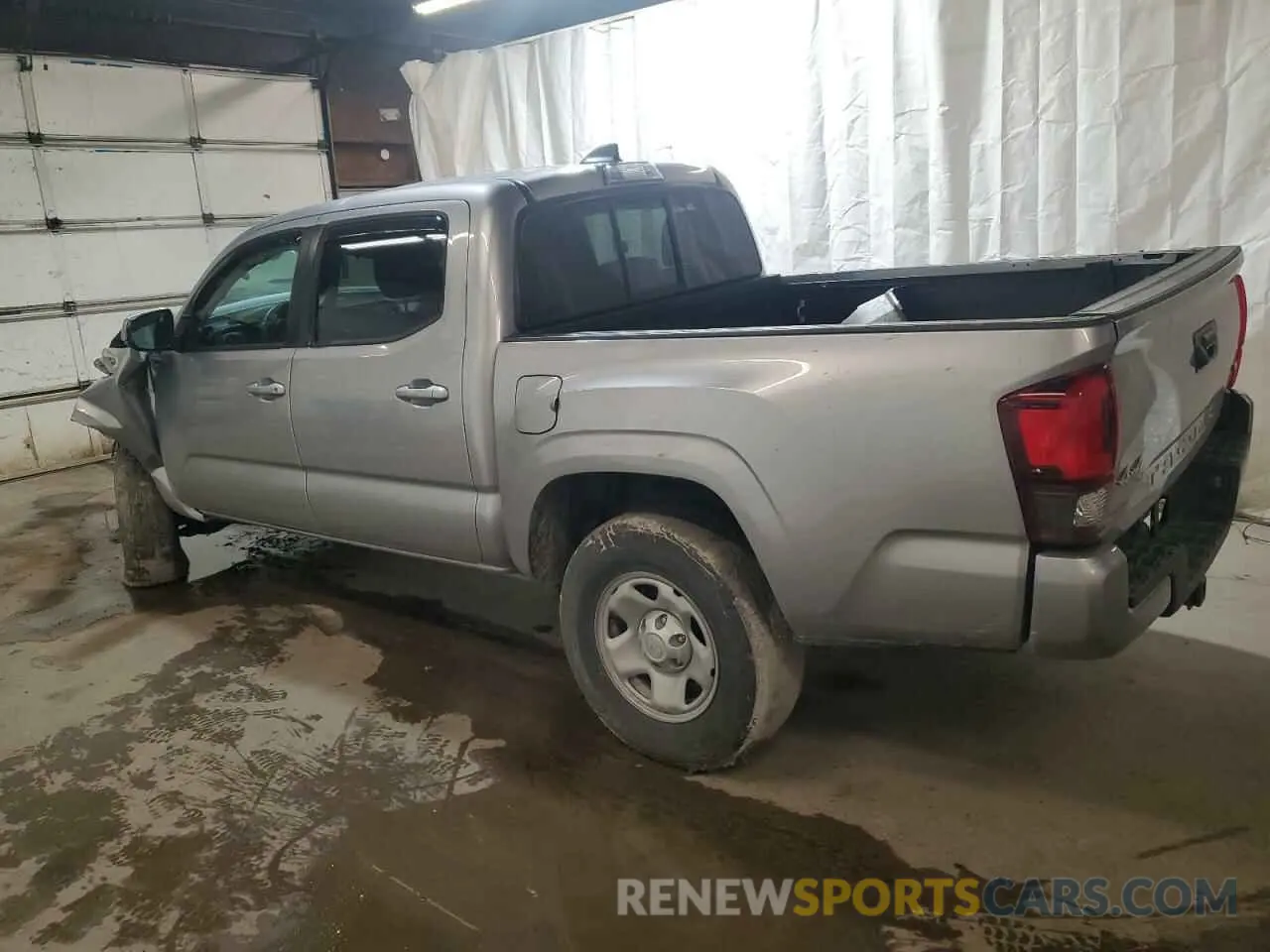 2 fotografías del automóvil dañado 3TYCZ5AN4MT041328 TOYOTA TACOMA 2021