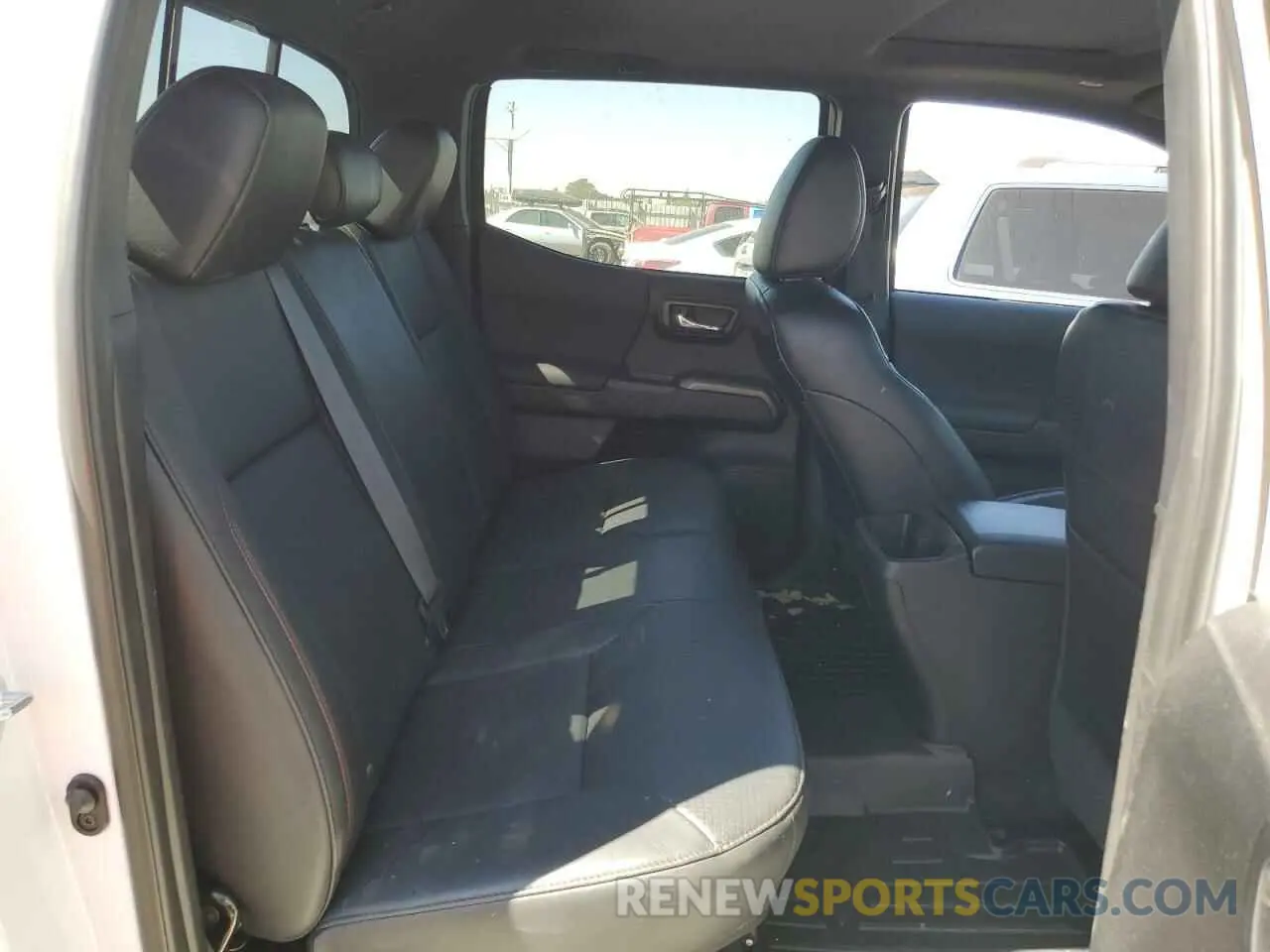 10 fotografías del automóvil dañado 3TYCZ5AN5MT041936 TOYOTA TACOMA 2021