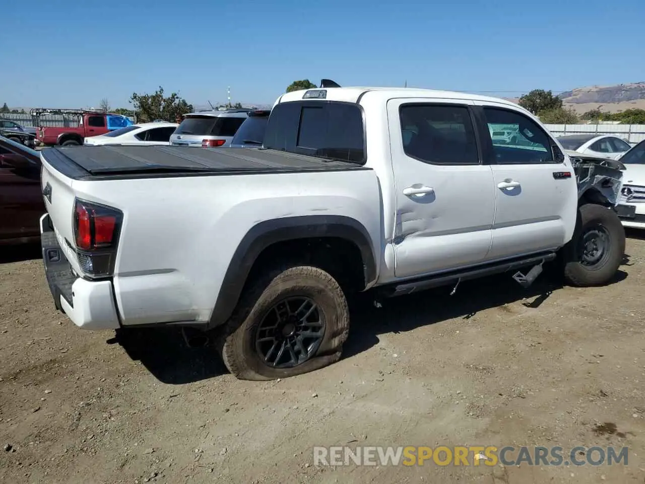 3 fotografías del automóvil dañado 3TYCZ5AN5MT041936 TOYOTA TACOMA 2021