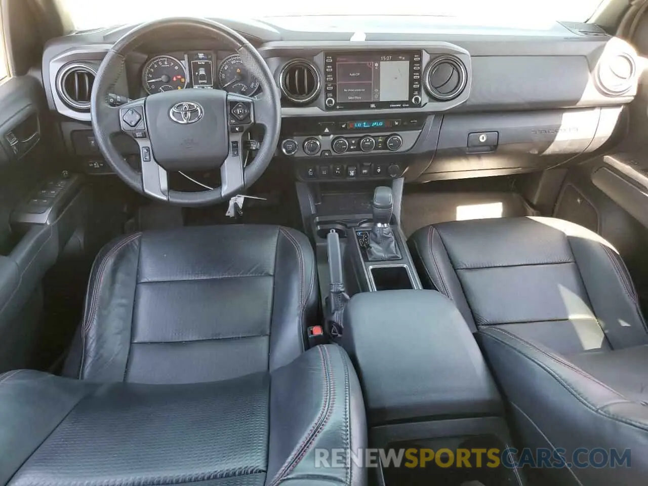 8 fotografías del automóvil dañado 3TYCZ5AN5MT041936 TOYOTA TACOMA 2021