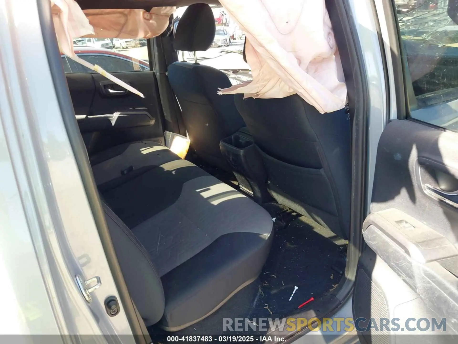 8 fotografías del automóvil dañado 3TYCZ5AN6MT010792 TOYOTA TACOMA 2021