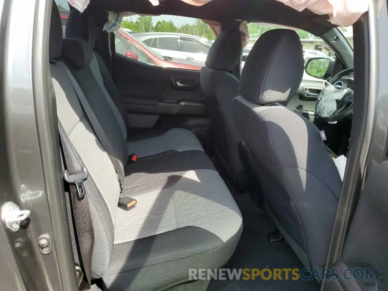10 fotografías del automóvil dañado 3TYCZ5AN8MT018506 TOYOTA TACOMA 2021