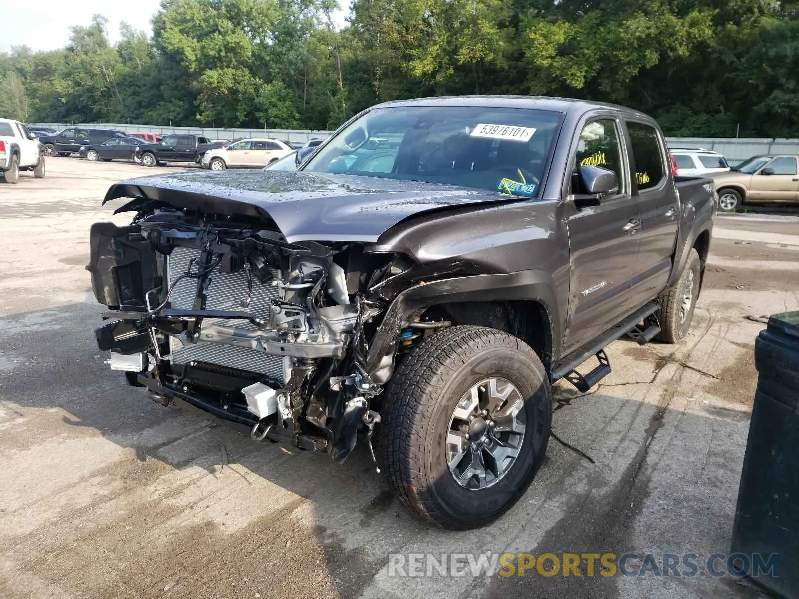 2 fotografías del automóvil dañado 3TYCZ5AN8MT033507 TOYOTA TACOMA 2021