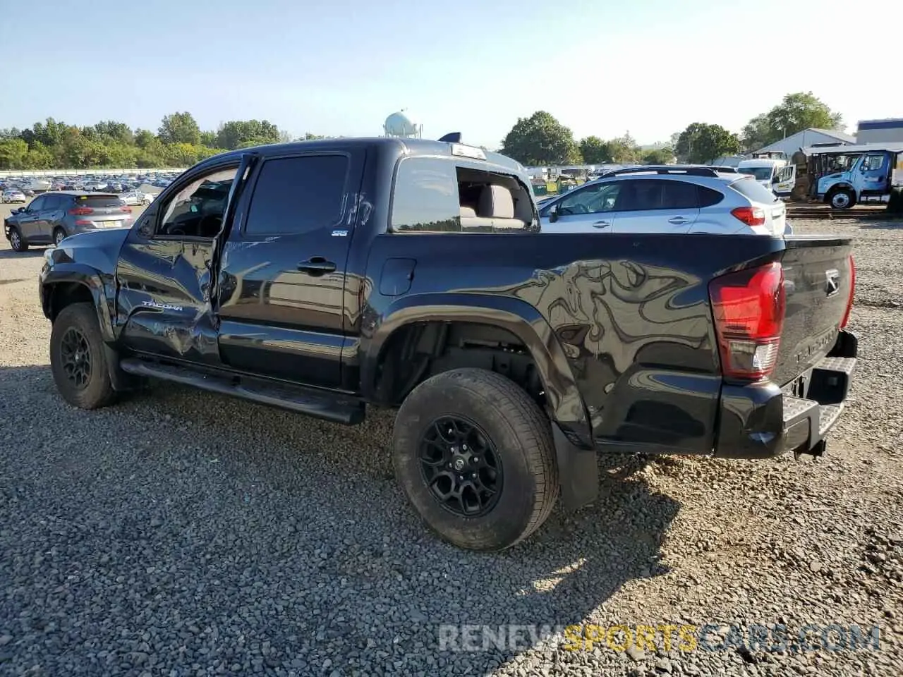 2 fotografías del automóvil dañado 3TYCZ5AN8MT038884 TOYOTA TACOMA 2021