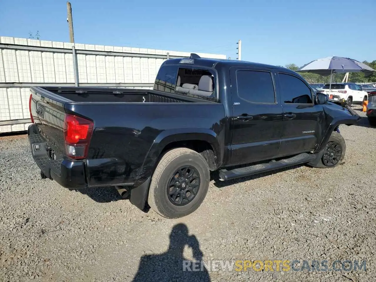 3 fotografías del automóvil dañado 3TYCZ5AN8MT038884 TOYOTA TACOMA 2021