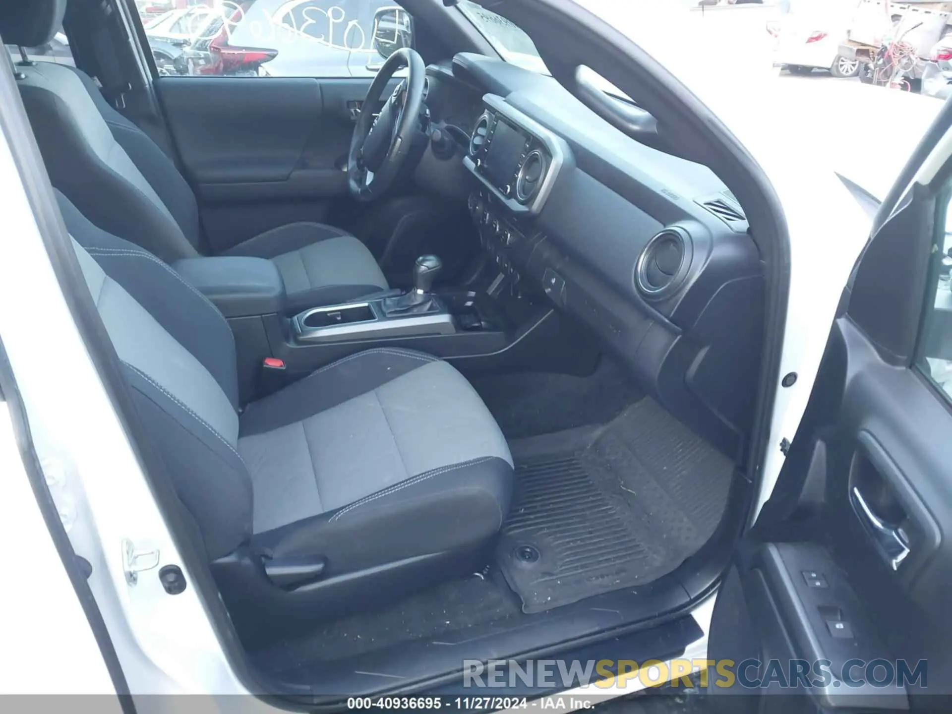 5 fotografías del automóvil dañado 3TYDZ5BN2MT002207 TOYOTA TACOMA 2021