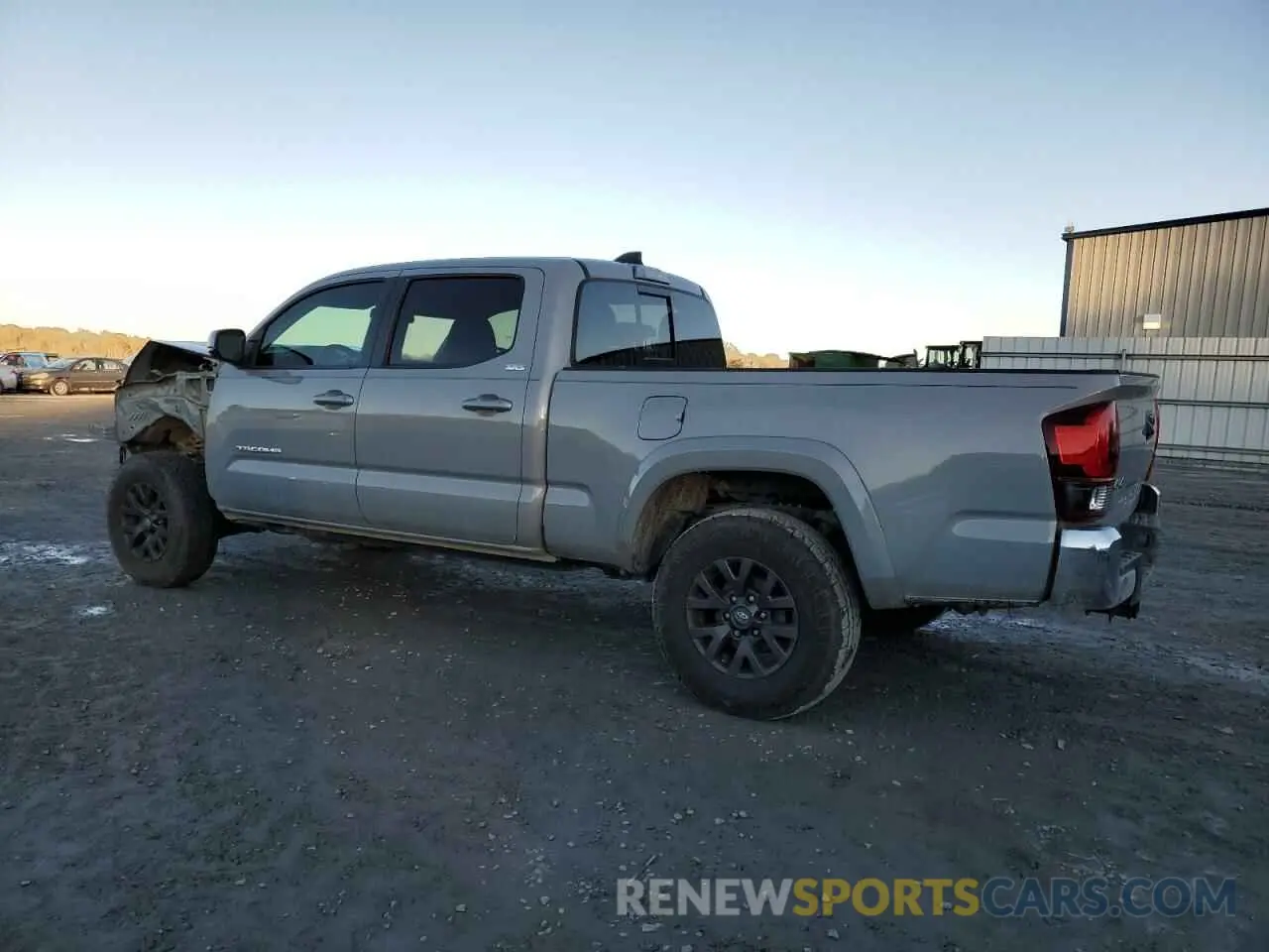 2 fotografías del automóvil dañado 3TYDZ5BN6MT004235 TOYOTA TACOMA 2021