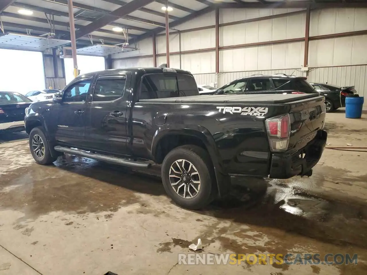 2 fotografías del automóvil dañado 3TYDZ5BN9MT002706 TOYOTA TACOMA 2021