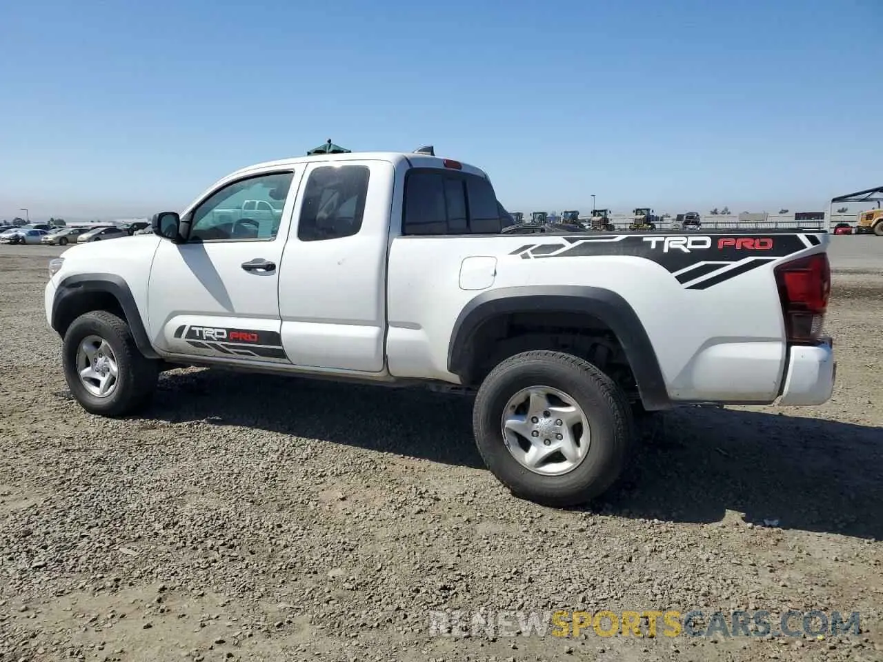 2 fotografías del automóvil dañado 3TYRX5GN3MT032322 TOYOTA TACOMA 2021