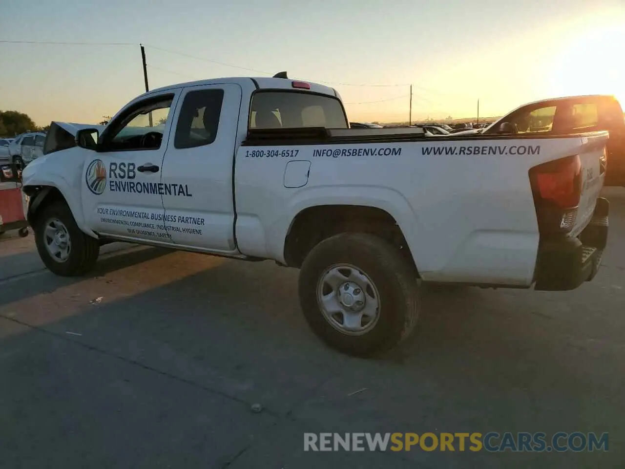 2 fotografías del automóvil dañado 3TYRX5GN6MT008516 TOYOTA TACOMA 2021