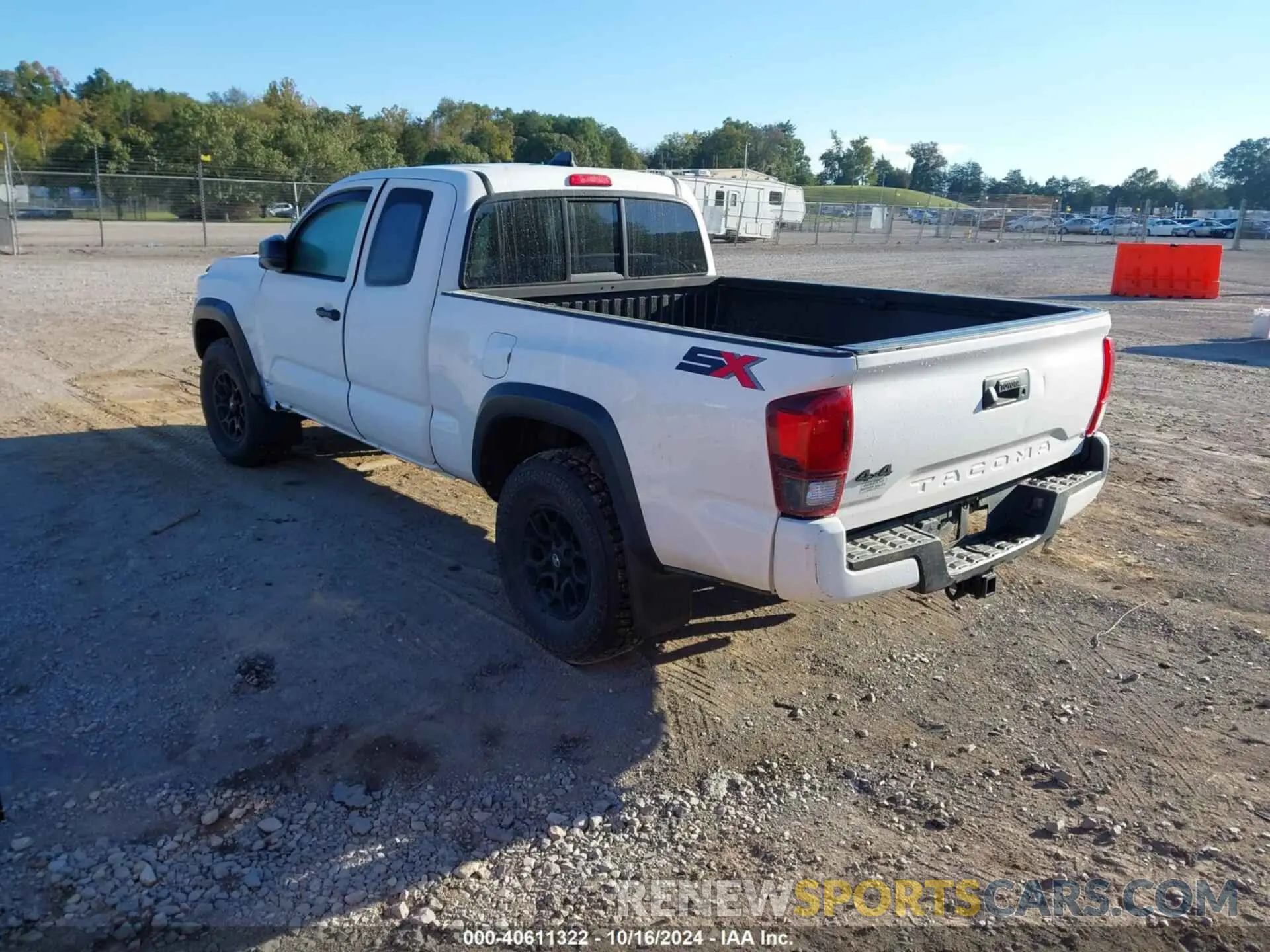 3 fotografías del automóvil dañado 3TYSZ5AN1MT043906 TOYOTA TACOMA 2021