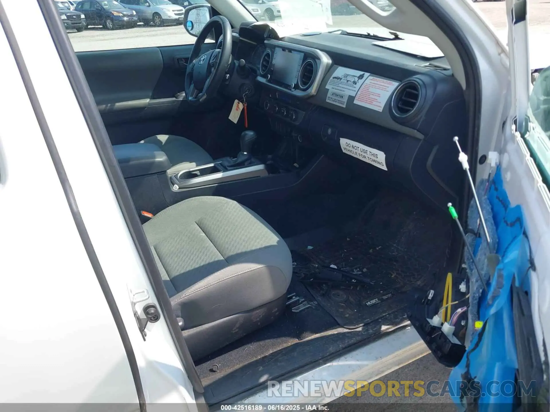 5 fotografías del automóvil dañado 3TYSZ5AN3MT049514 TOYOTA TACOMA 2021