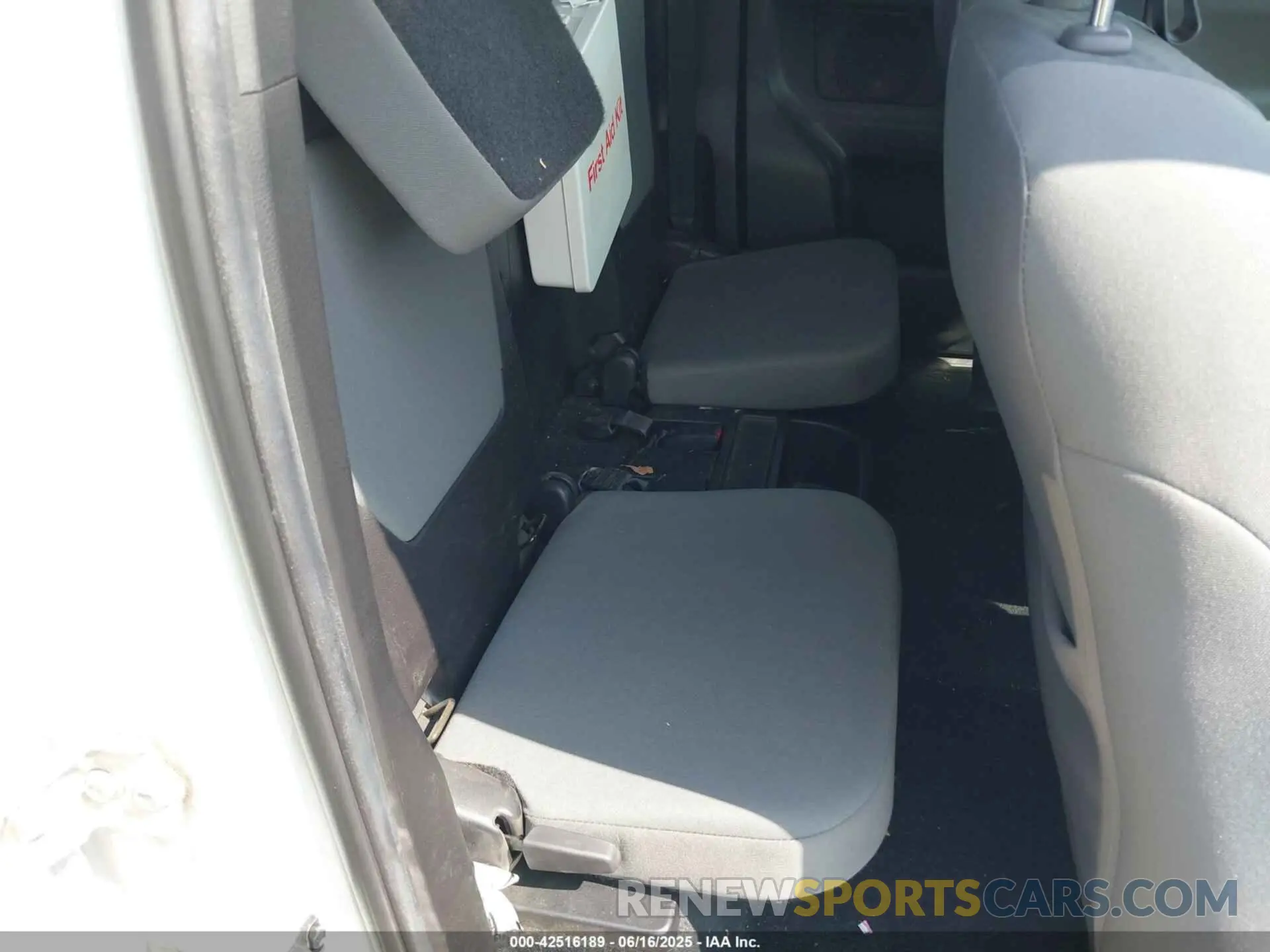 8 fotografías del automóvil dañado 3TYSZ5AN3MT049514 TOYOTA TACOMA 2021