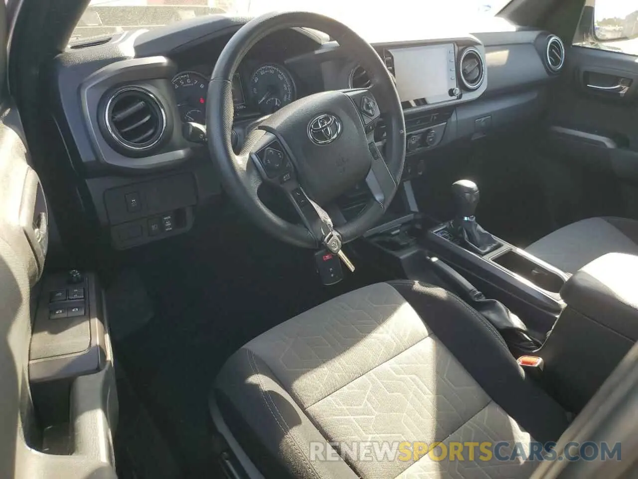 8 fotografías del automóvil dañado 3TYSZ5AN4MT017798 TOYOTA TACOMA 2021