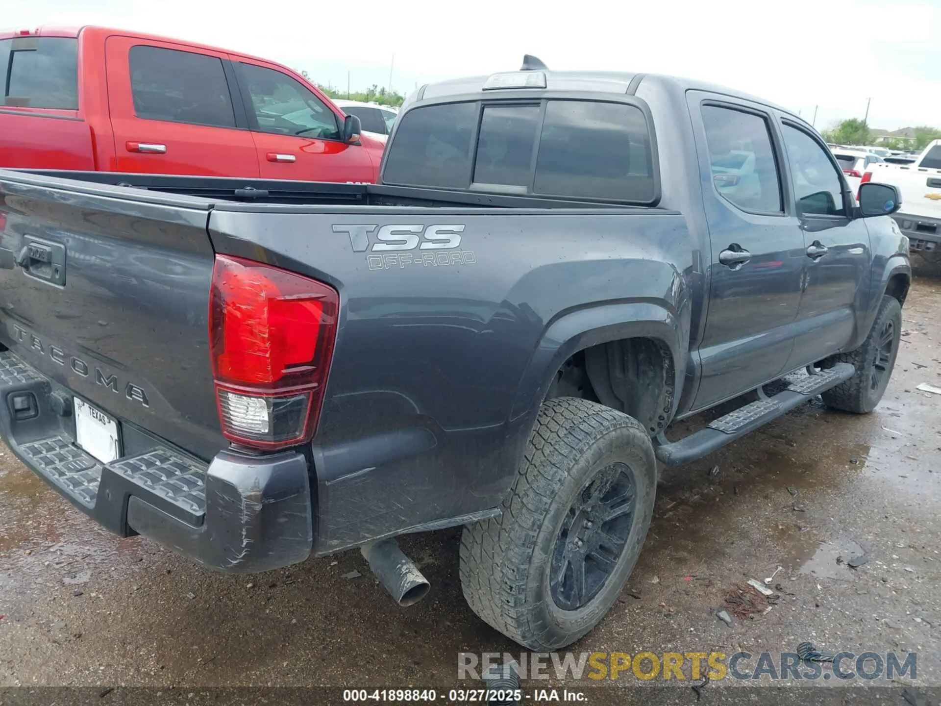 4 fotografías del automóvil dañado 5TFAX5GN1MX192380 TOYOTA TACOMA 2021