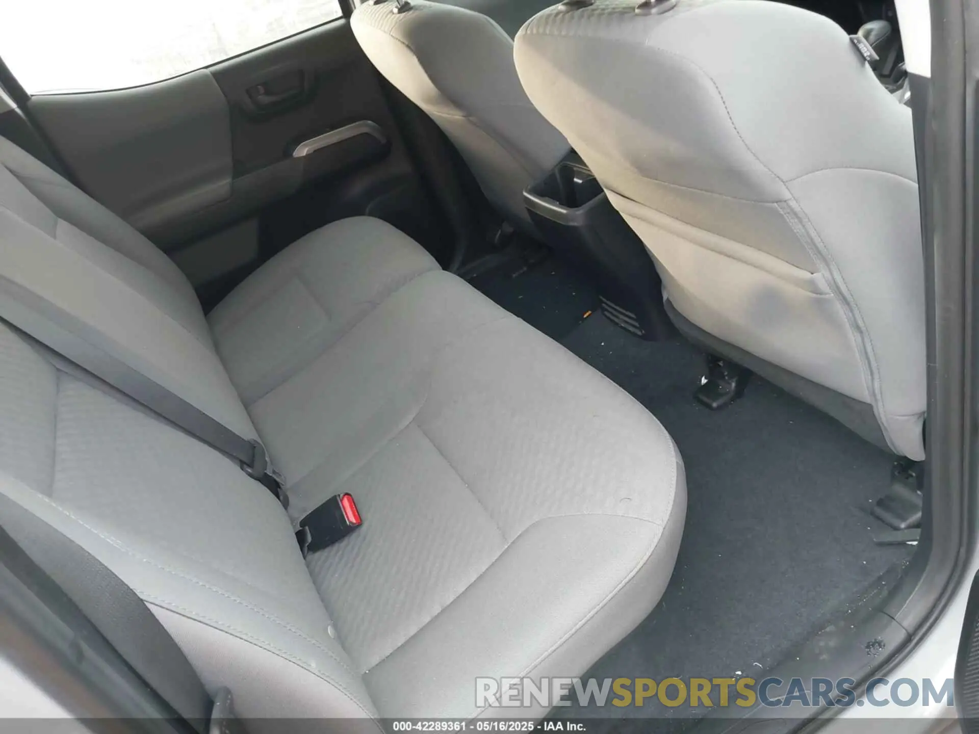 8 fotografías del automóvil dañado 5TFAX5GN3MX193319 TOYOTA TACOMA 2021