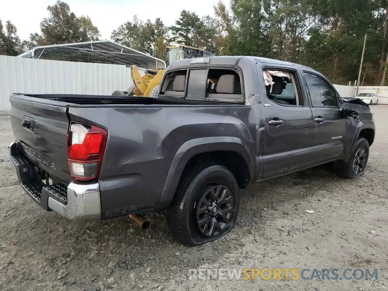 3 fotografías del automóvil dañado 5TFAX5GN3MX194289 TOYOTA TACOMA 2021