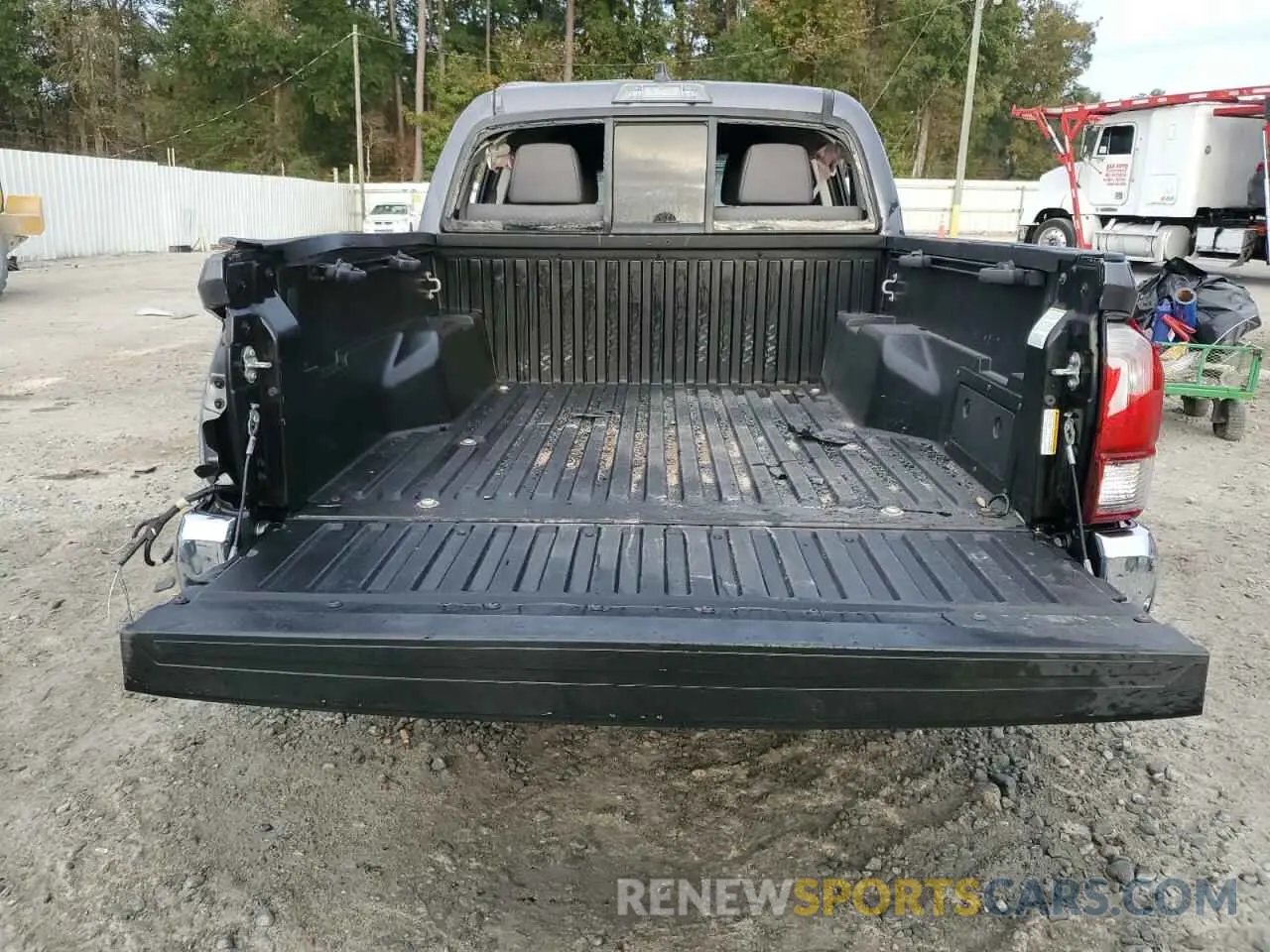 6 fotografías del automóvil dañado 5TFAX5GN3MX194289 TOYOTA TACOMA 2021