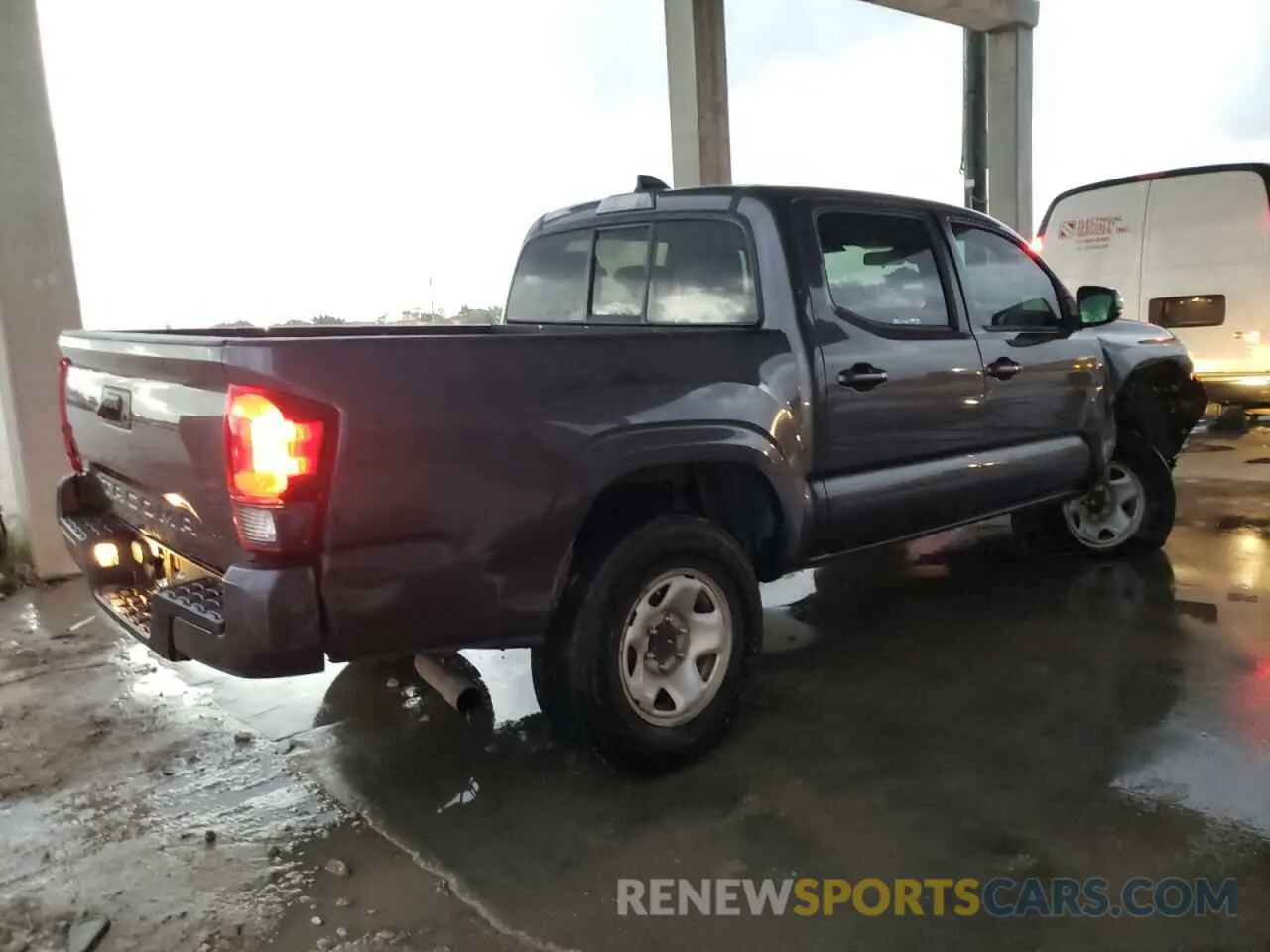 3 fotografías del automóvil dañado 5TFAX5GN3MX194339 TOYOTA TACOMA 2021