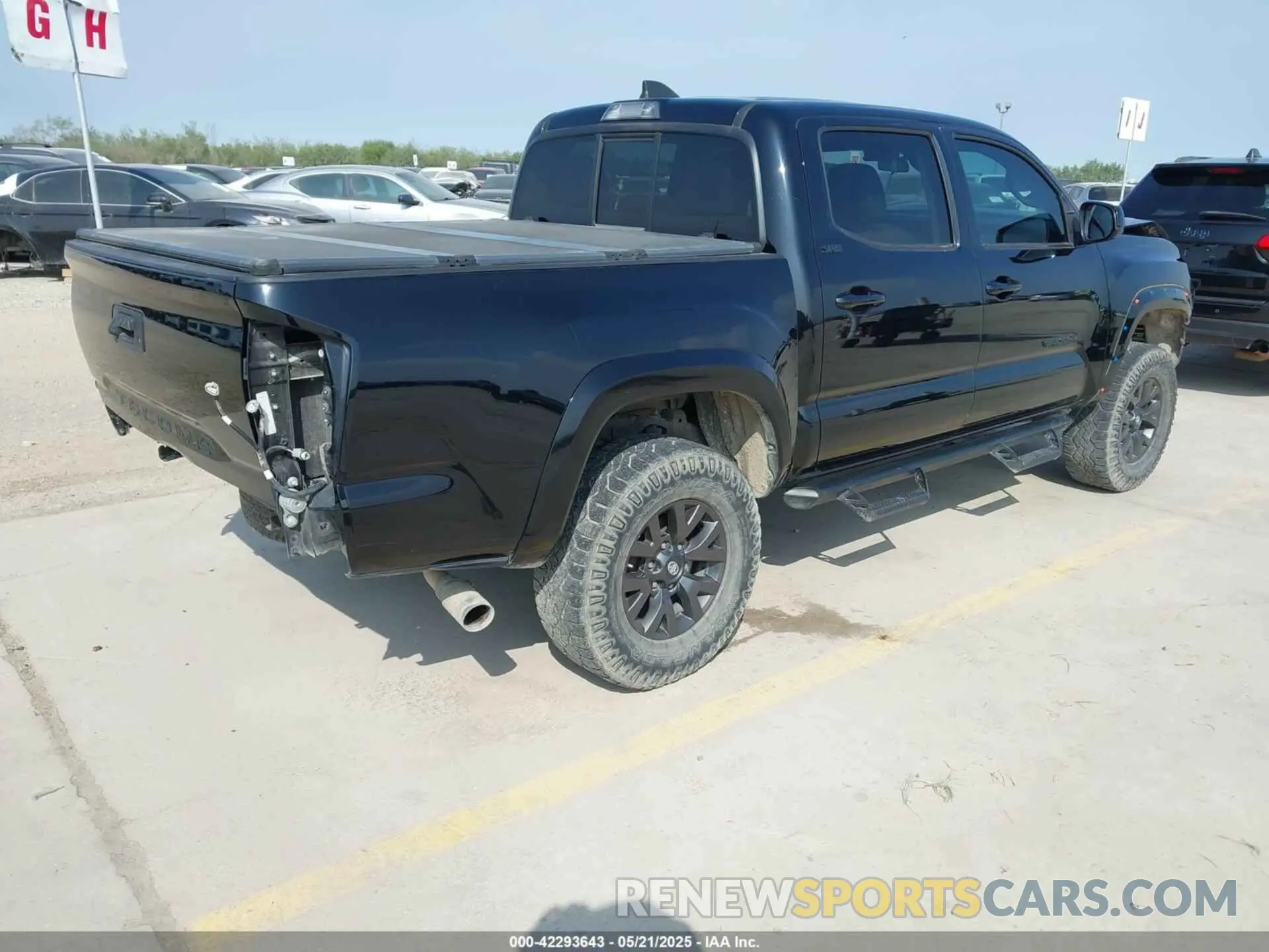 4 fotografías del automóvil dañado 5TFAX5GN4MX189814 TOYOTA TACOMA 2021