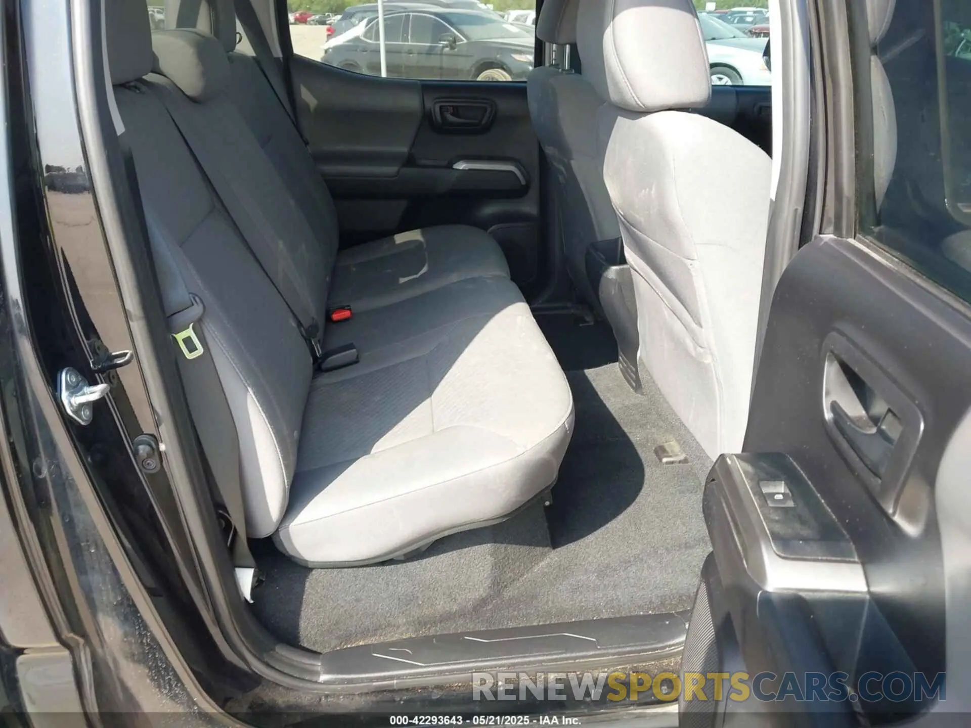 8 fotografías del automóvil dañado 5TFAX5GN4MX189814 TOYOTA TACOMA 2021