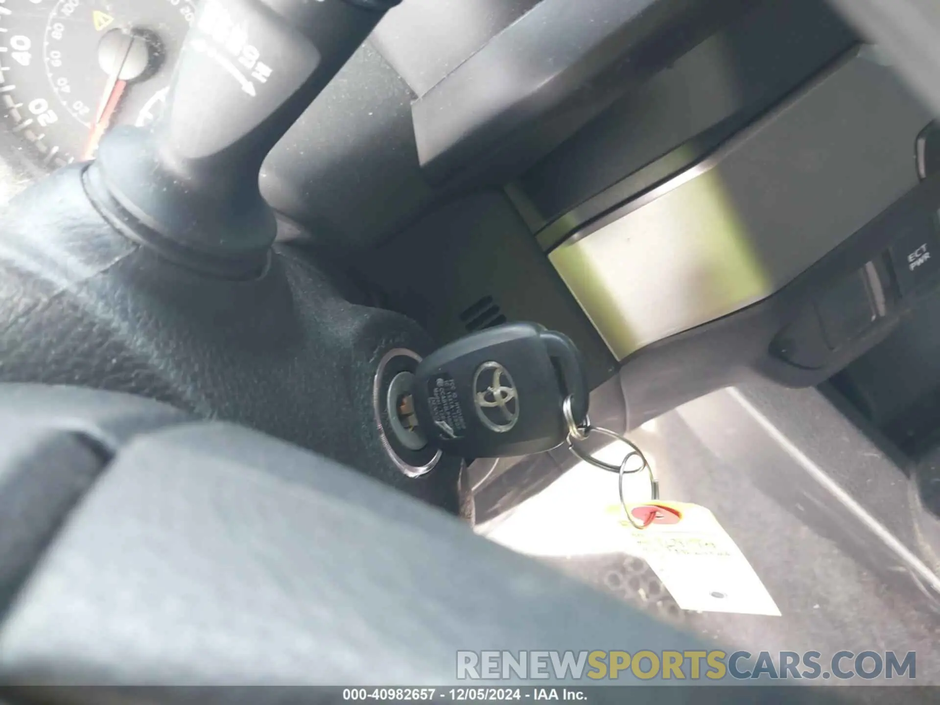 11 fotografías del automóvil dañado 5TFAX5GN5MX190132 TOYOTA TACOMA 2021