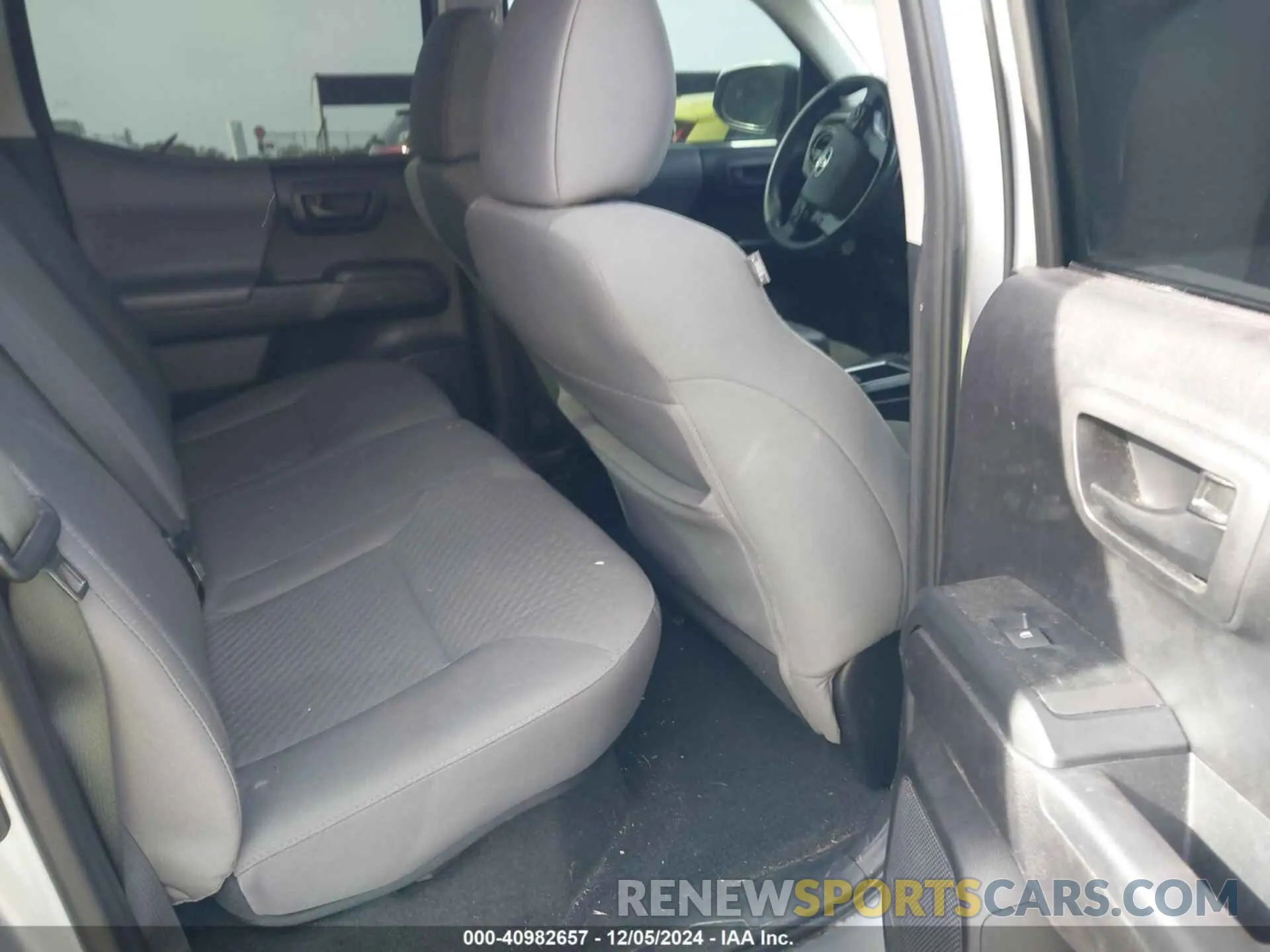 8 fotografías del automóvil dañado 5TFAX5GN5MX190132 TOYOTA TACOMA 2021