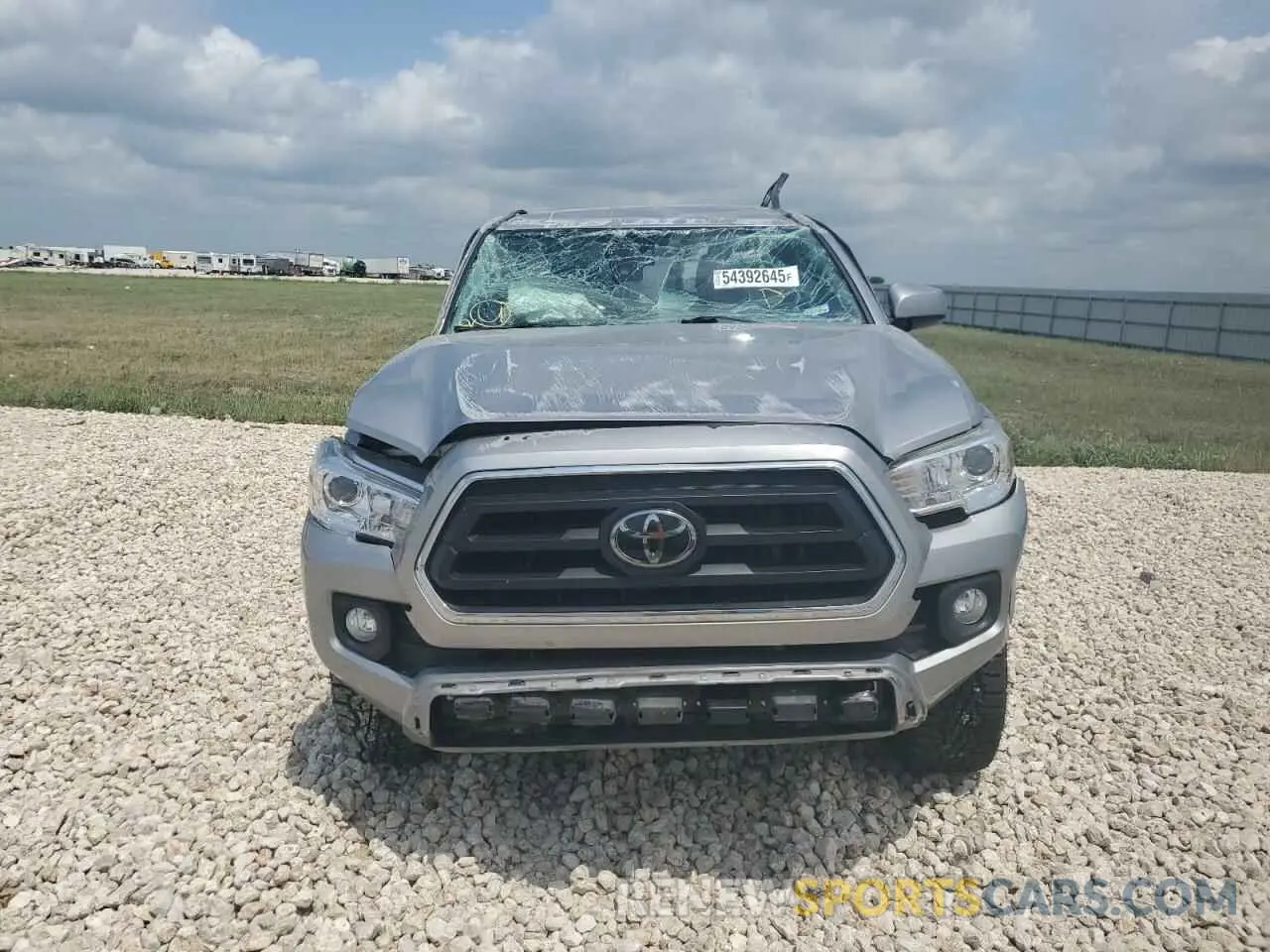 5 fotografías del automóvil dañado 5TFAX5GN5MX192513 TOYOTA TACOMA 2021