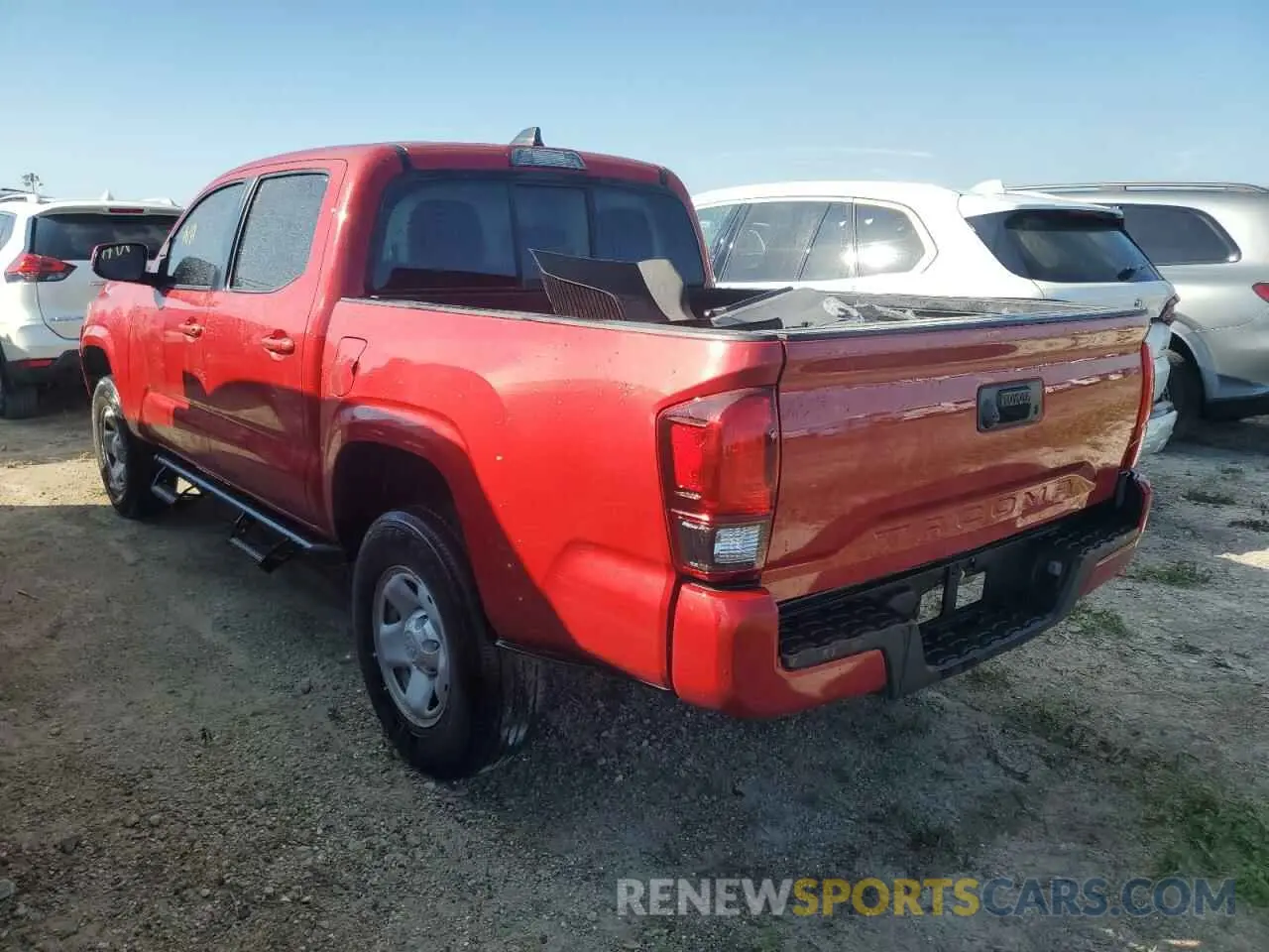2 fotografías del automóvil dañado 5TFAX5GN8MX193865 TOYOTA TACOMA 2021